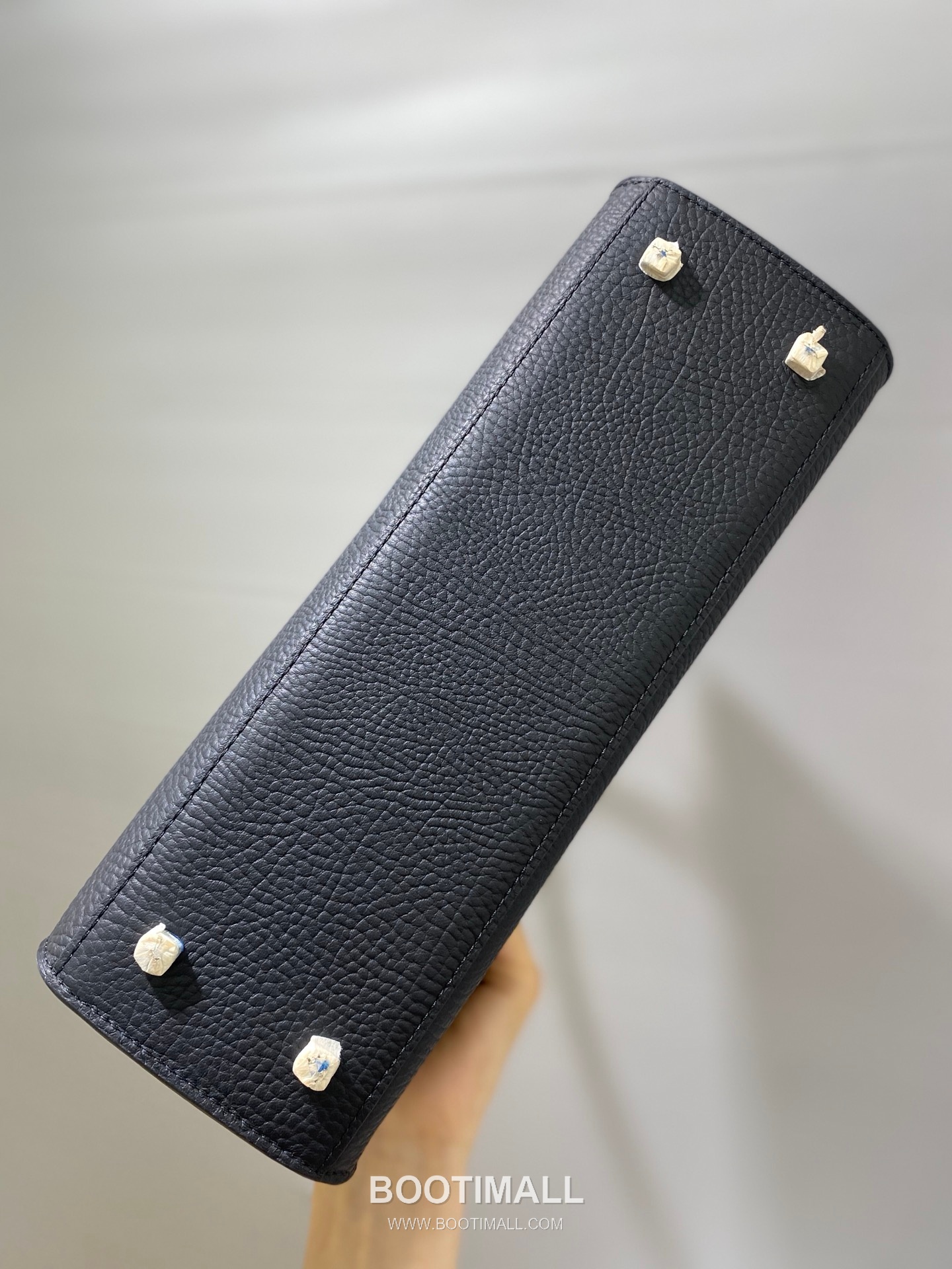 델보 템페트 MM 넥그레인 카프스킨 블랙 스트랩 메탈락 플랩 핸드백 Delvaux Tempete MM Neck Grain Calfskin Black Strap Metal Lock Flap Handbag 99155066 28cm 9