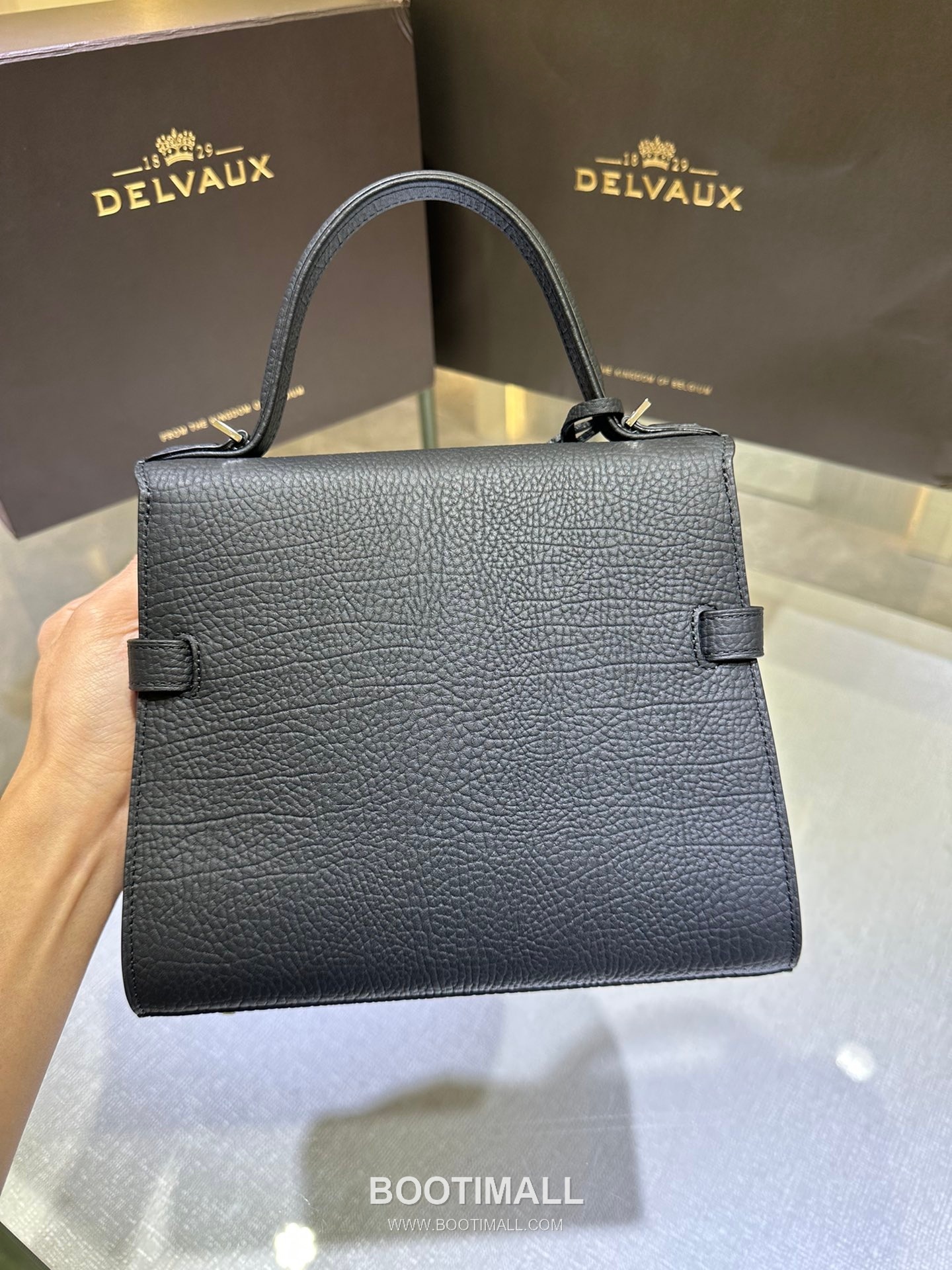 델보 템페트 PM 스위프트 카프스킨 블랙 스트랩 메탈락 플랩 핸드백 Delvaux Tempete PM Swift Calfskin Black Strap Metal Lock Flap Handbag 99135066 21.5cm 3