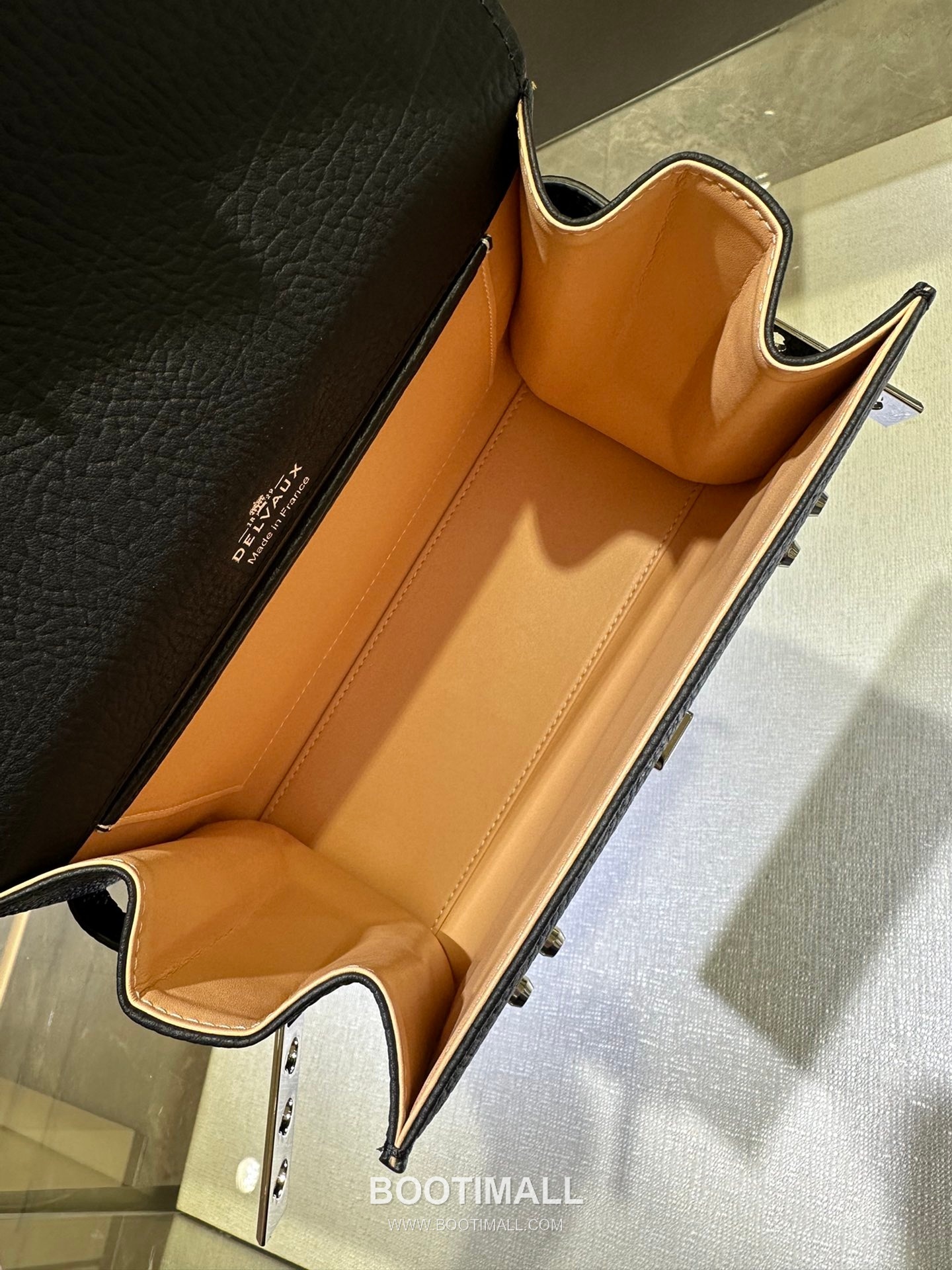 델보 템페트 PM 스위프트 카프스킨 블랙 스트랩 메탈락 플랩 핸드백 Delvaux Tempete PM Swift Calfskin Black Strap Metal Lock Flap Handbag 99135066 21.5cm 7