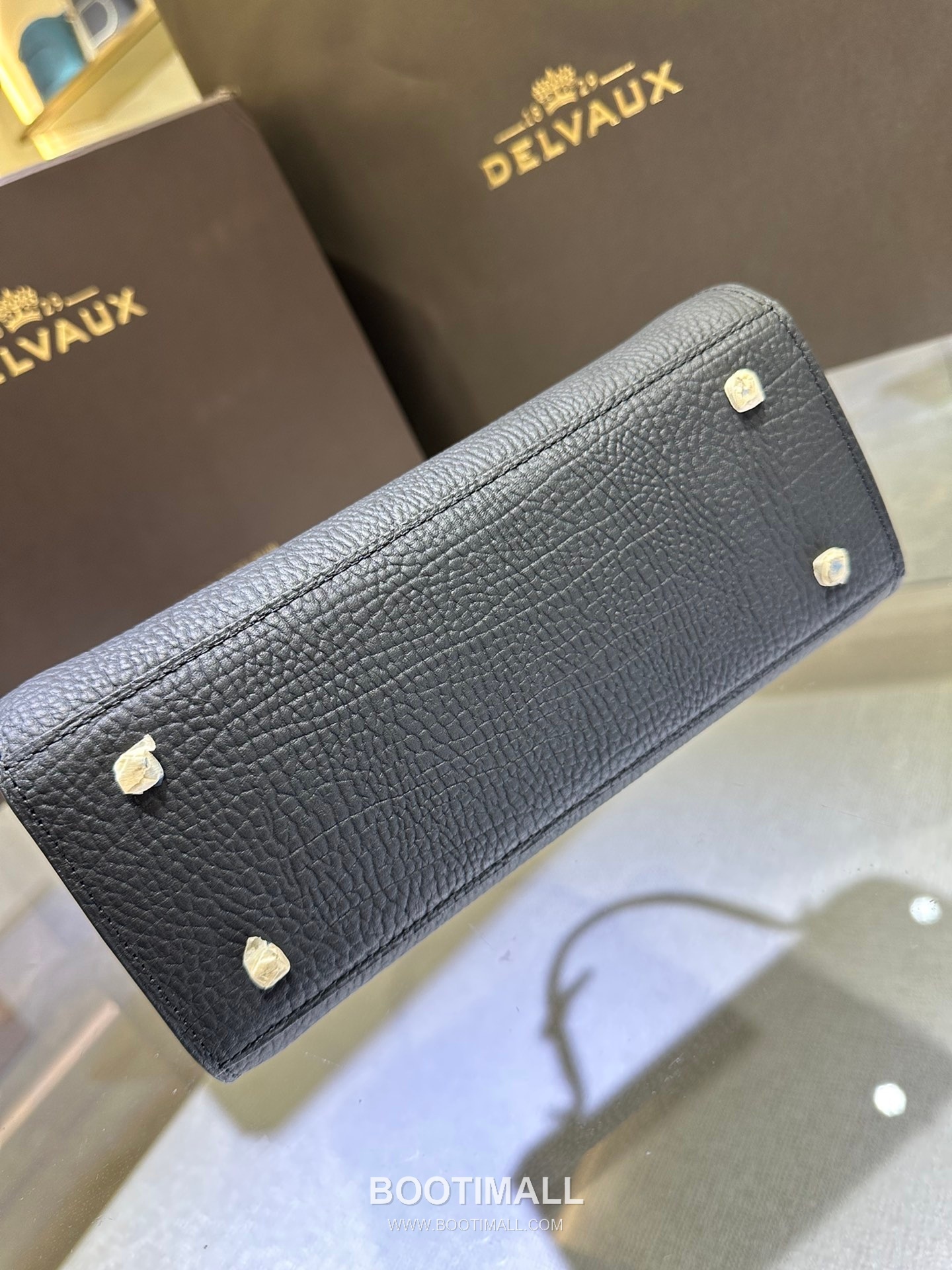 델보 템페트 PM 스위프트 카프스킨 블랙 스트랩 메탈락 플랩 핸드백 Delvaux Tempete PM Swift Calfskin Black Strap Metal Lock Flap Handbag 99135066 21.5cm 9