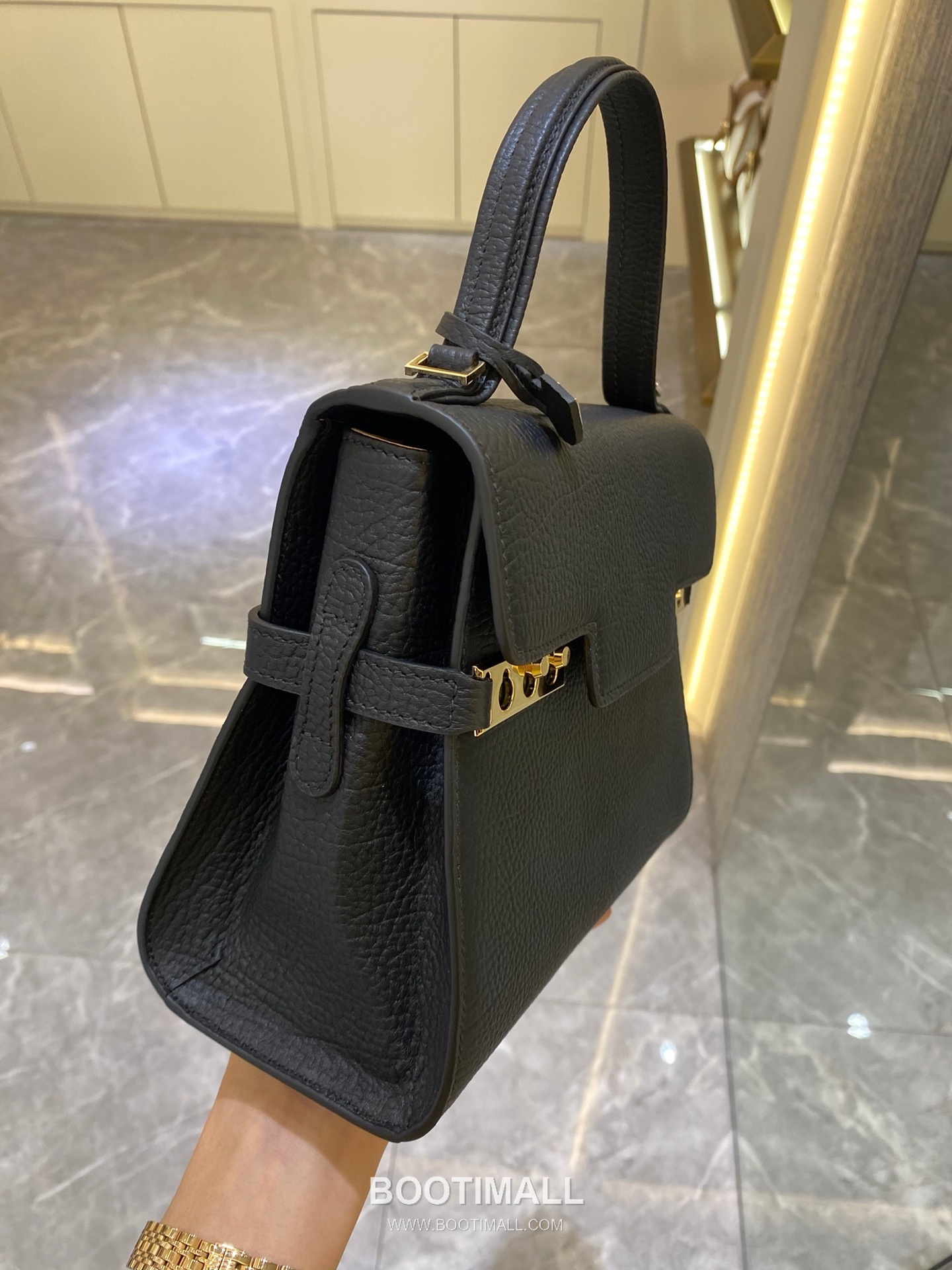 델보 템페트 PM 스위프트 카프스킨 블랙 스트랩 메탈락 플랩 핸드백 Delvaux Tempete PM Swift Calfskin Black Strap Metal Lock Flap Handbag 99135066 21.5cm 4