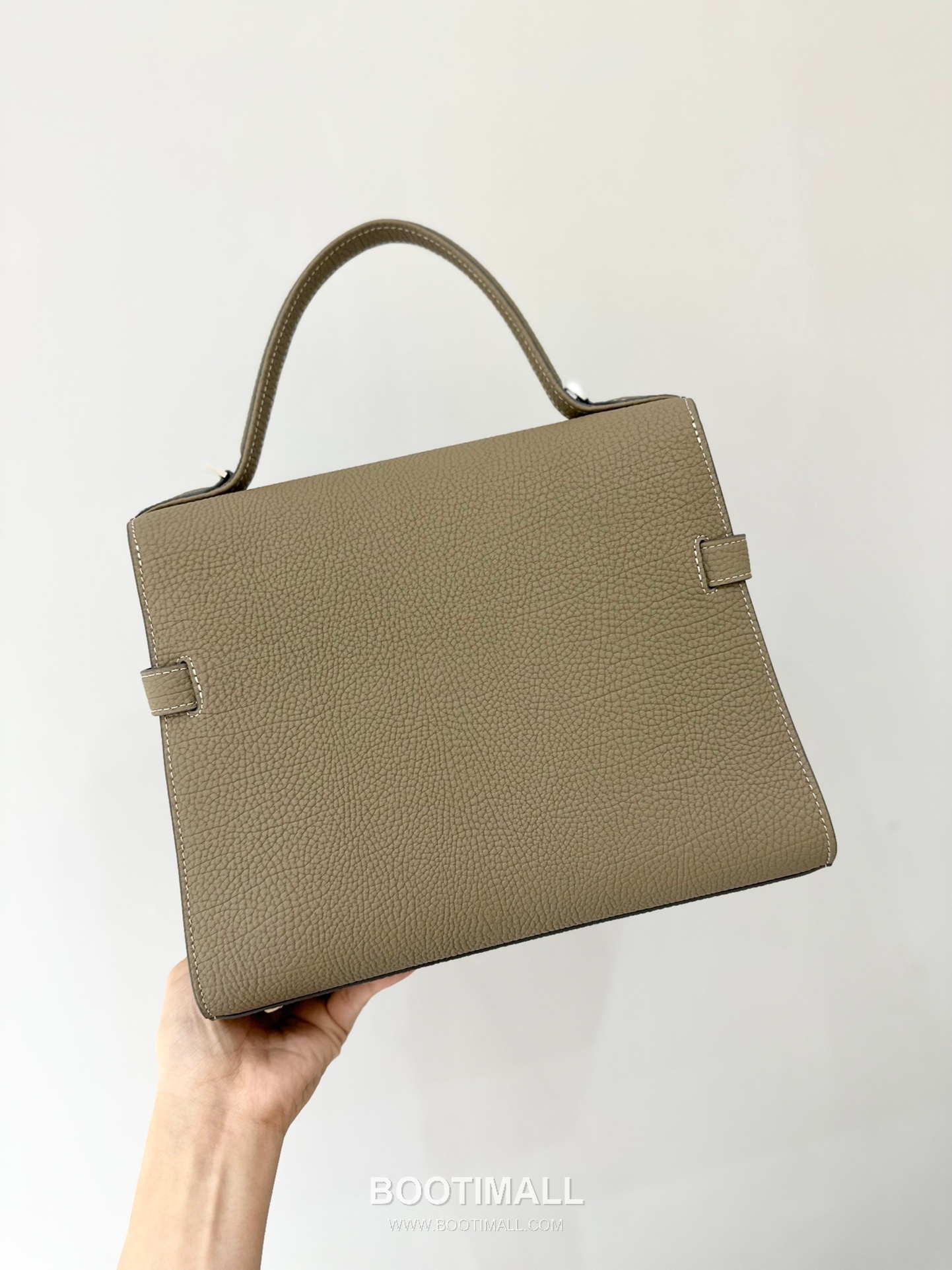 델보 템페트 MM 넥그레인 카프스킨 블랙 스트랩 메탈락 플랩 핸드백 Delvaux Tempete MM Neck Grain Calfskin Black Strap Metal Lock Flap Handbag 99155066 28cm 10