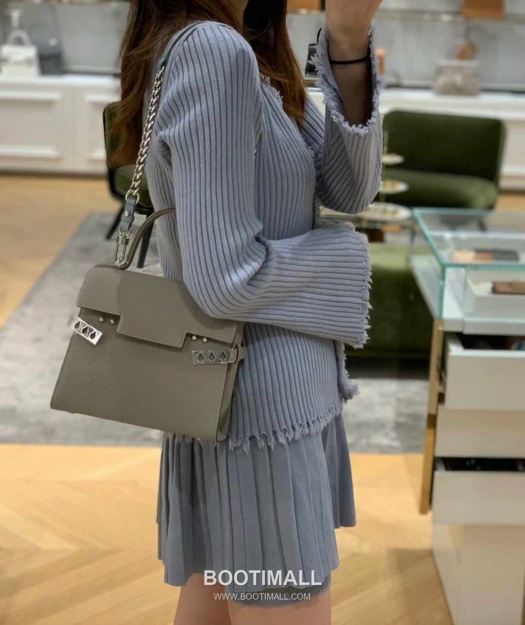 델보 템페트 PM 넥그레인 카프스킨 화이트 스트랩 메탈락 플랩 핸드백 Delvaux Tempete PM Neck Grain Calfskin White Strap Metal Lock Flap Handbag 99140066 21.5cm 5