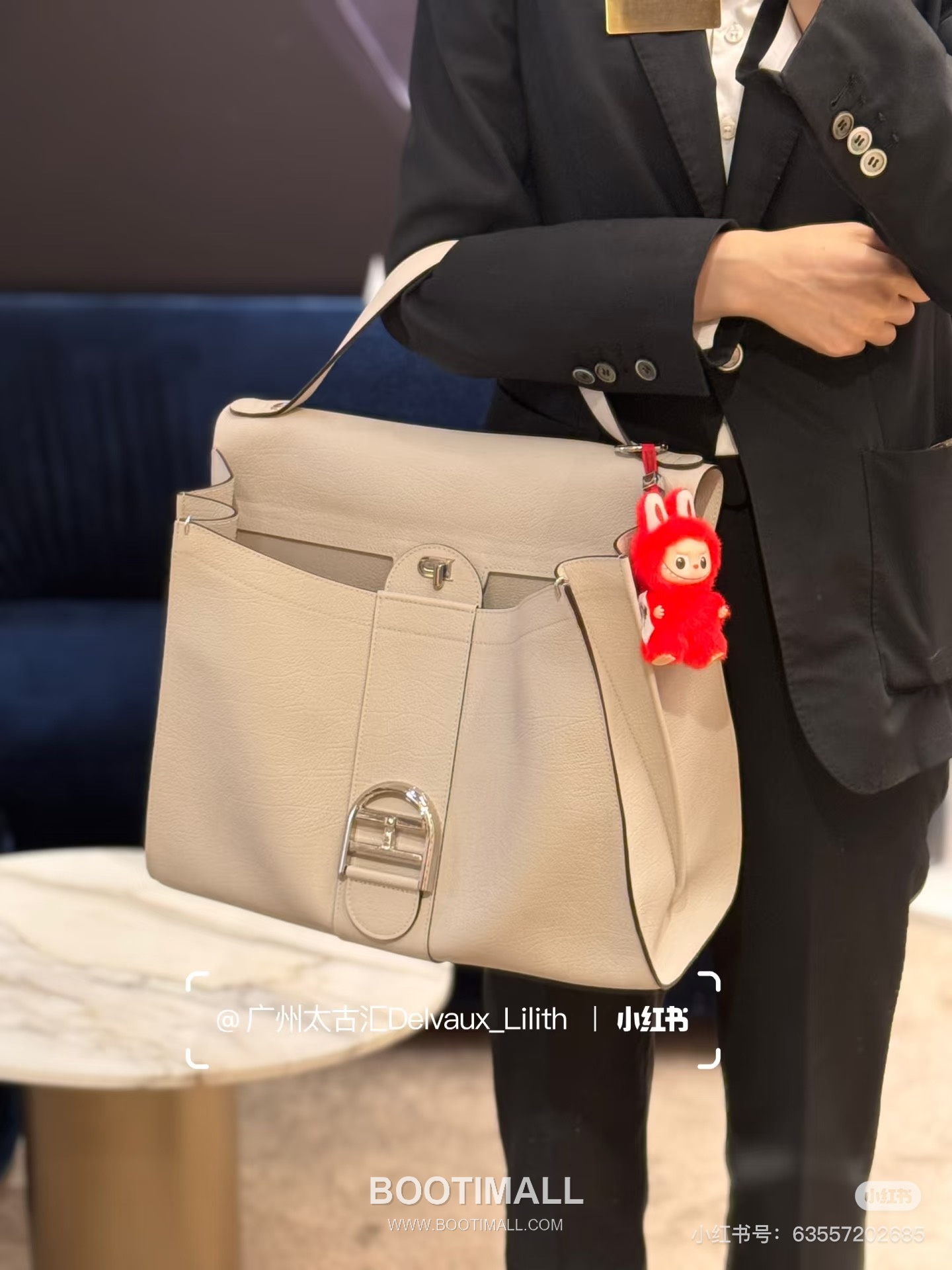 델보 템포 라지 넥그레인 카프스킨 그레이 스트랩 히든락 토트 핸드백 Delvaux Tempo Large Neck Grain Calfskin Gray Strap Hidden Lock Tote Handbag 37.5cm 2
