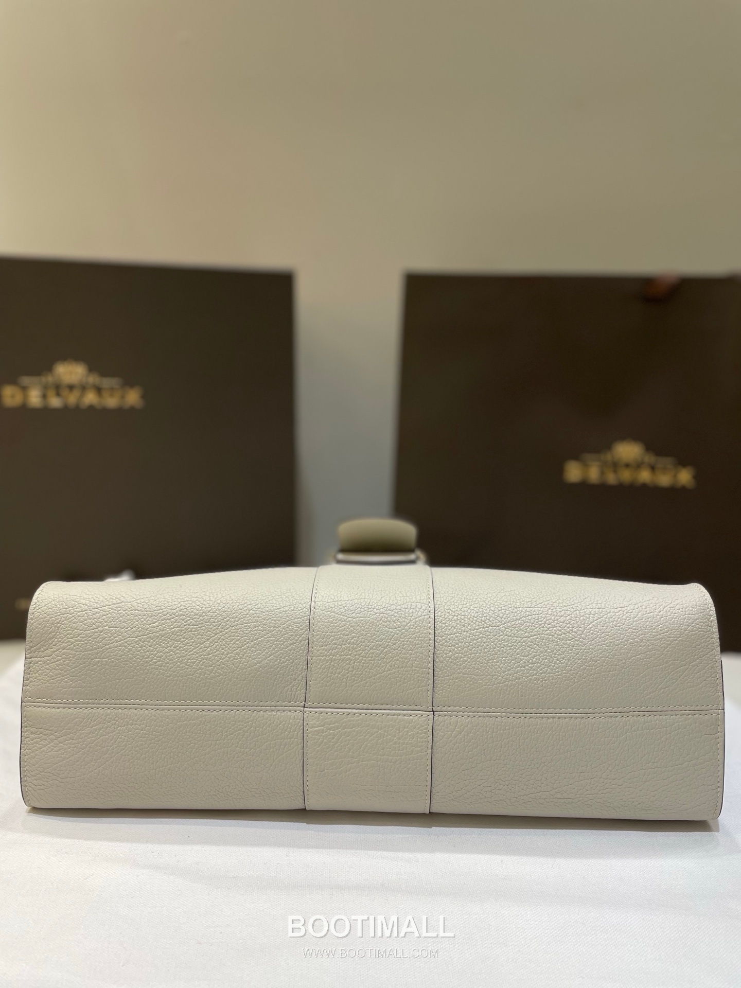 델보 템포 라지 넥그레인 카프스킨 그레이 스트랩 히든락 토트 핸드백 Delvaux Tempo Large Neck Grain Calfskin Gray Strap Hidden Lock Tote Handbag 37.5cm 14