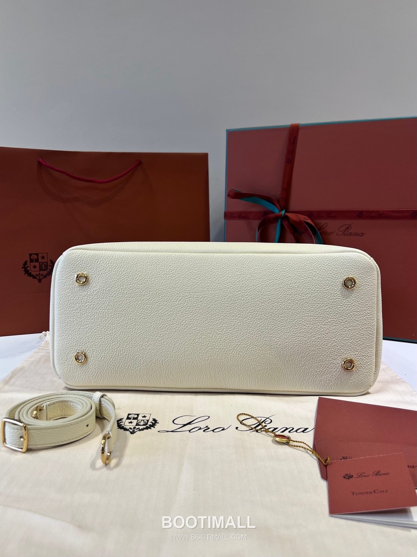 로로피아나 니들 라지 카프스킨 브라운 스트랩 더블지퍼 토트 핸드백 Loro Piana Needle Large Calfskin Brown Strap Double Zip Tote Handbag 39cm 12