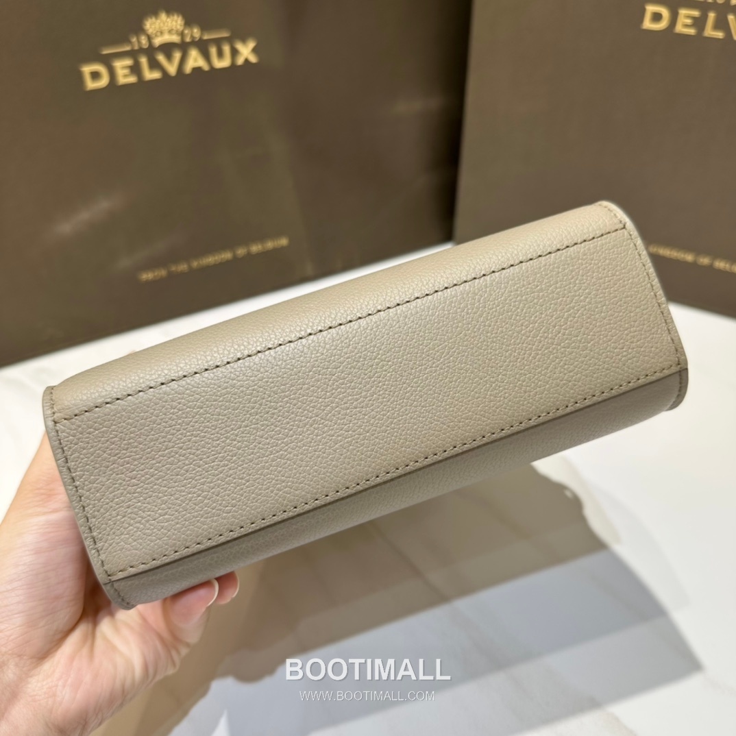 델보 템페트 크러쉬 스몰 그레인 카프스킨 블랙 스트랩 스냅락 크로스 핸드백 Delvaux Tempete Crush Small Grain Calfskin Black Strap Snap Lock Crossbody Handbag 99125066 19cm 8