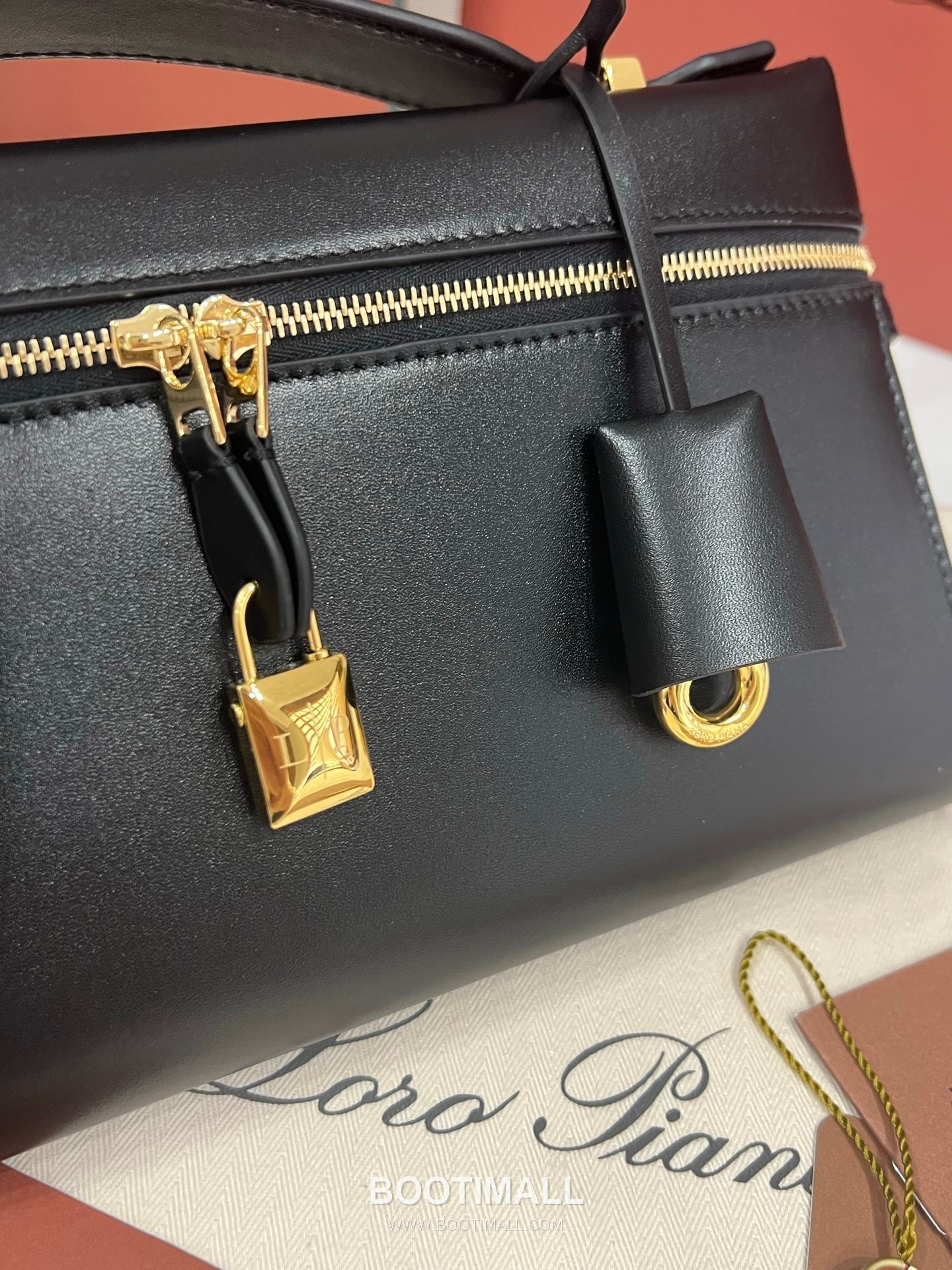 로로피아나 엑스트라 클러치 L29 새들 레더 블랙 더블지퍼 파우치 클러치백 Loro Piana Extra Clutch L29 Saddle Leather Black Double Zip Pouch Clutch Bag 29cm 9