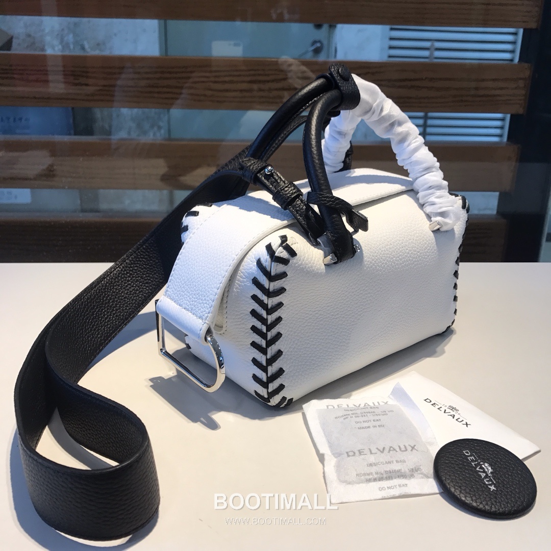 델보 쿨 박스 스몰 카프스킨 블랙 스트랩 D링 지퍼 토트 핸드백 Delvaux Cool Box Small Calfskin Black Strap D Ring Zip Tote Handbag 99130066 22cm 1