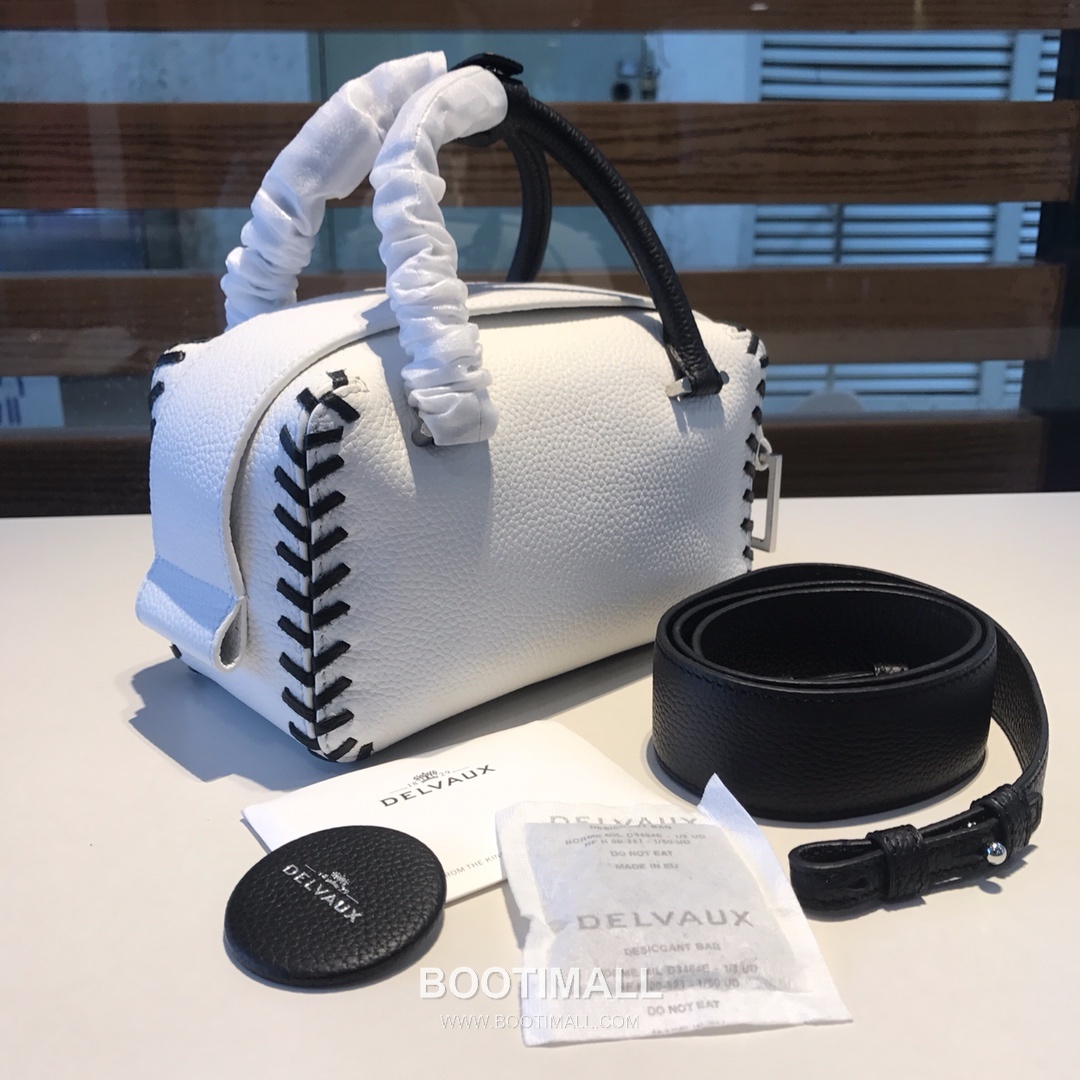 델보 쿨 박스 스몰 카프스킨 블랙 스트랩 D링 지퍼 토트 핸드백 Delvaux Cool Box Small Calfskin Black Strap D Ring Zip Tote Handbag 99130066 22cm 3