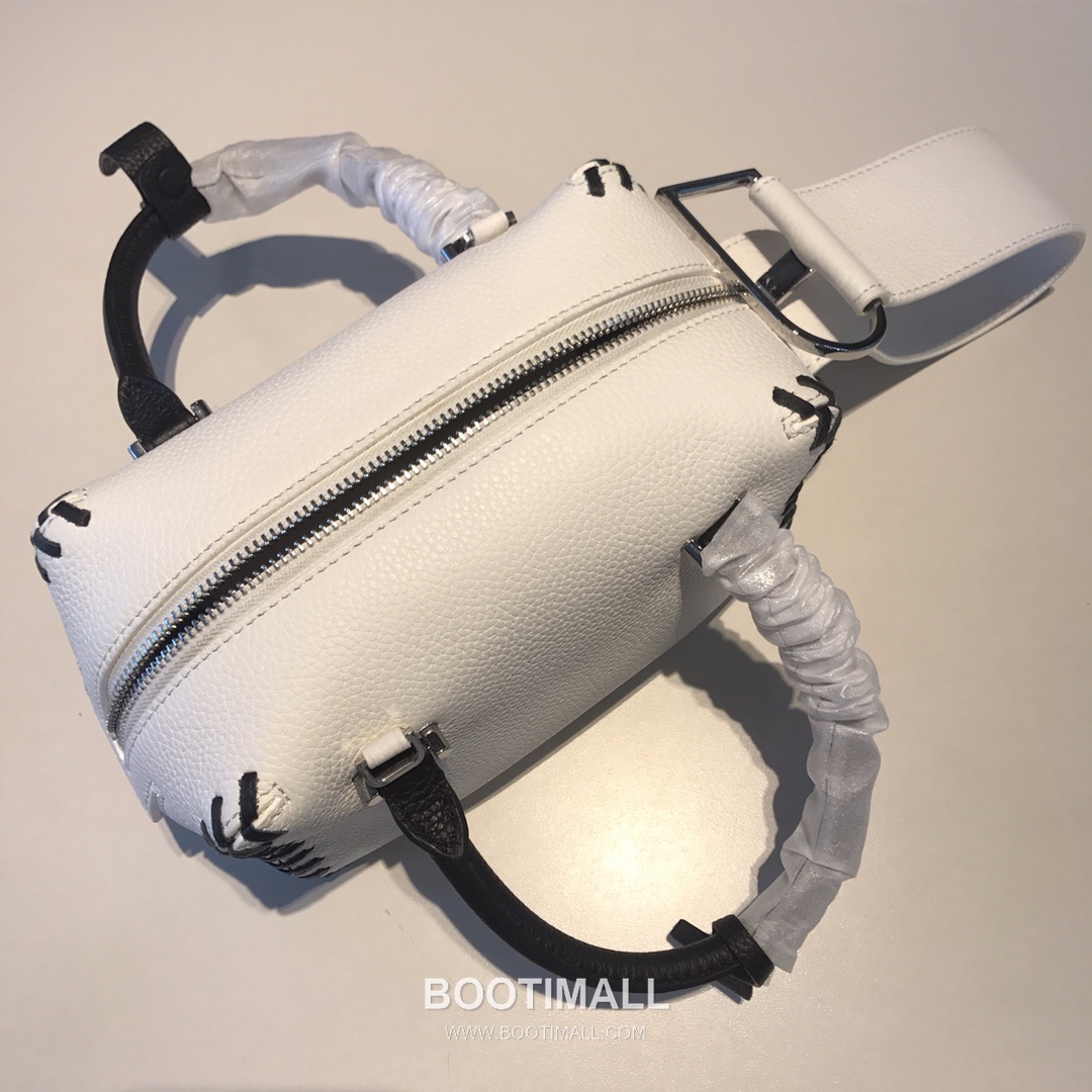 델보 쿨 박스 스몰 카프스킨 블랙 스트랩 D링 지퍼 토트 핸드백 Delvaux Cool Box Small Calfskin Black Strap D Ring Zip Tote Handbag 99130066 22cm 7