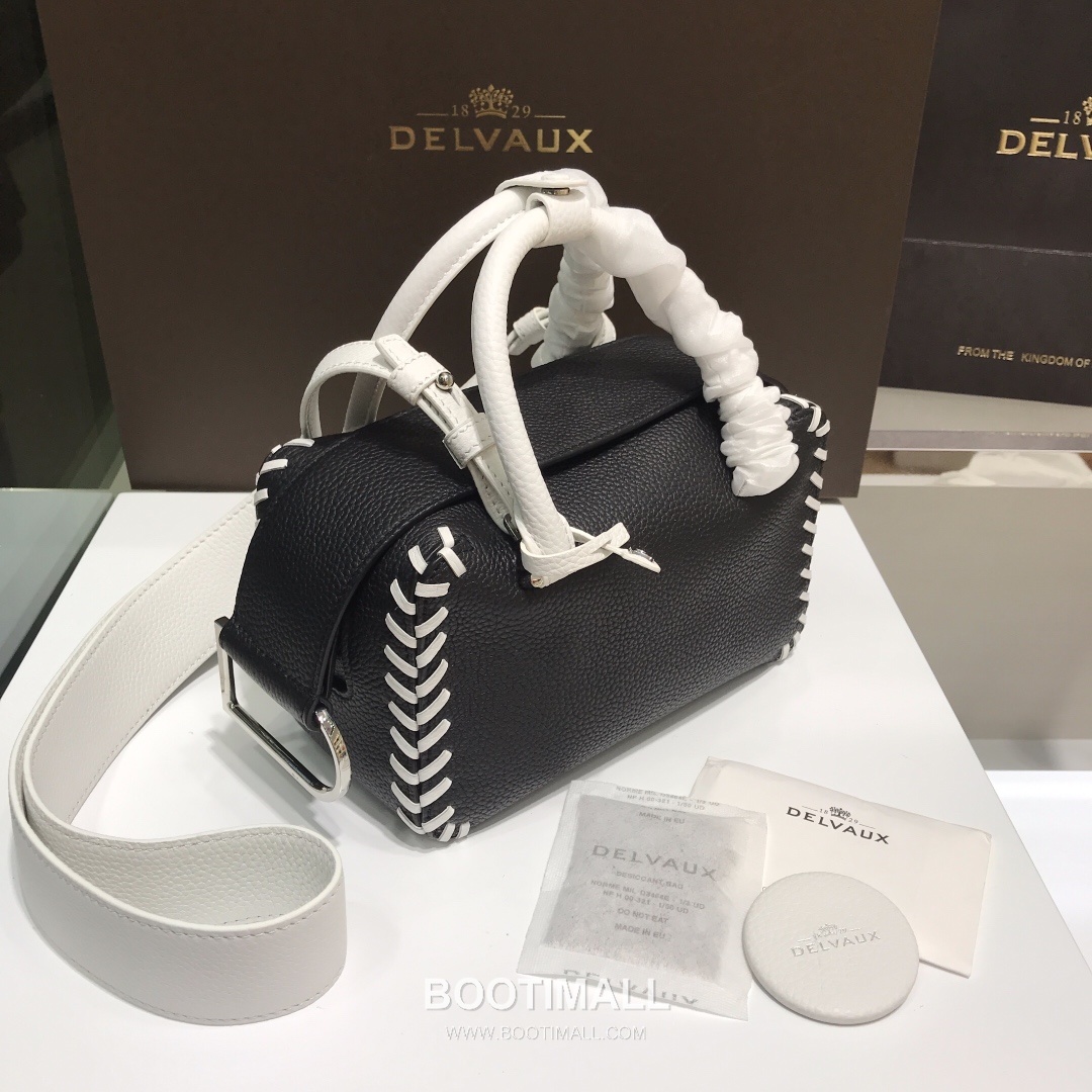 델보 쿨 박스 스몰 카프스킨 블랙 스트랩 D링 지퍼 토트 핸드백 Delvaux Cool Box Small Calfskin Black Strap D Ring Zip Tote Handbag 99130066 22cm 1