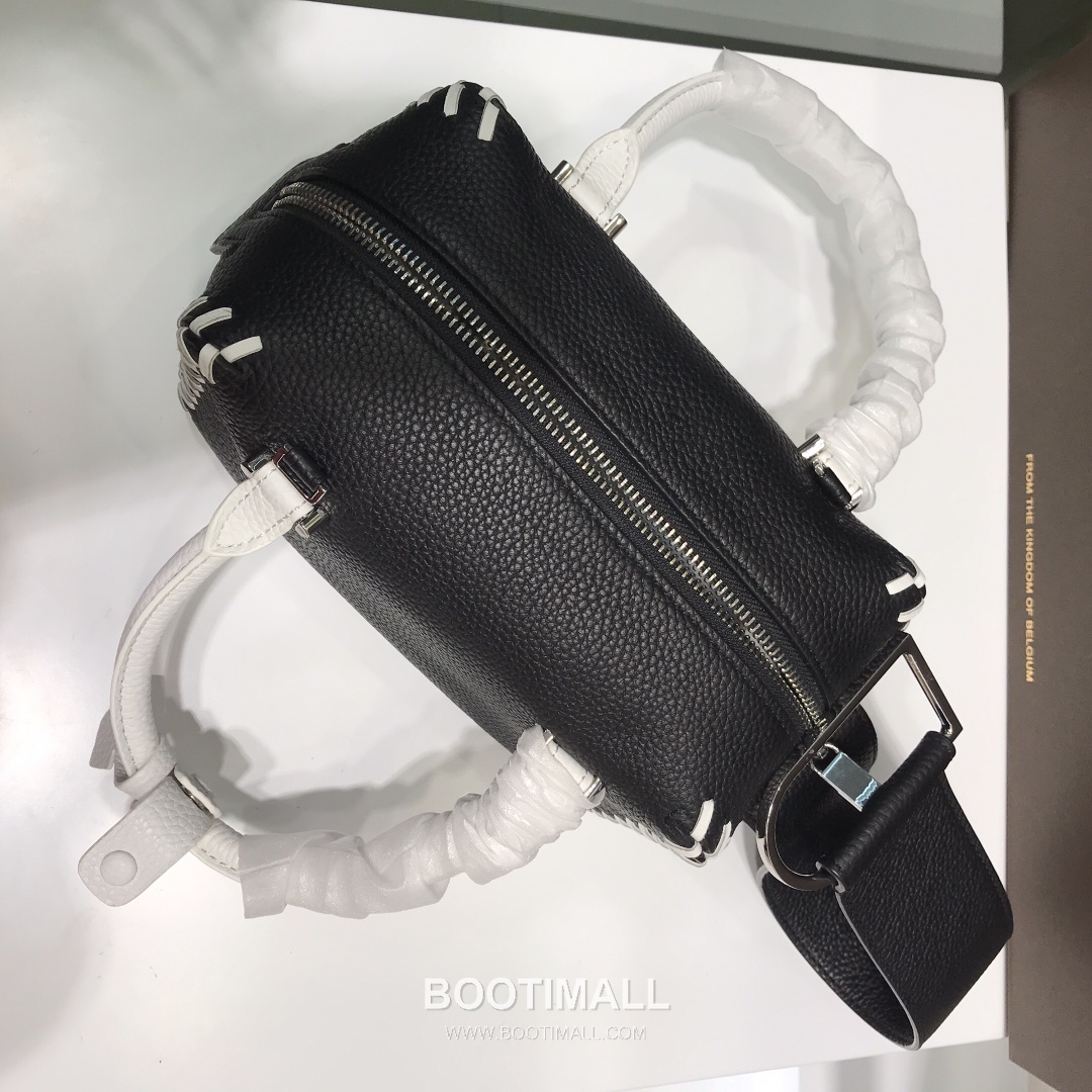 델보 쿨 박스 스몰 카프스킨 블랙 스트랩 D링 지퍼 토트 핸드백 Delvaux Cool Box Small Calfskin Black Strap D Ring Zip Tote Handbag 99130066 22cm 7