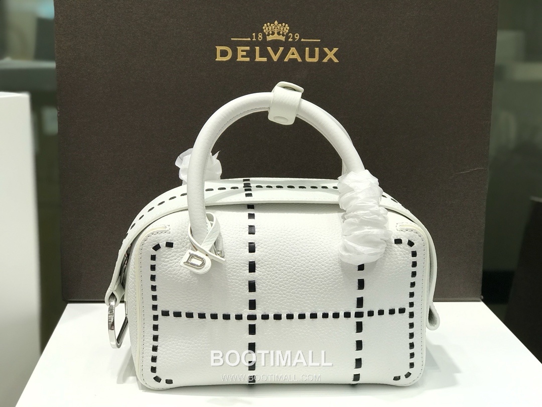 델보 쿨 박스 스몰 카프스킨 블랙 스트랩 D링 지퍼 토트 핸드백 Delvaux Cool Box Small Calfskin Black Strap D Ring Zip Tote Handbag 99130066 22cm 2