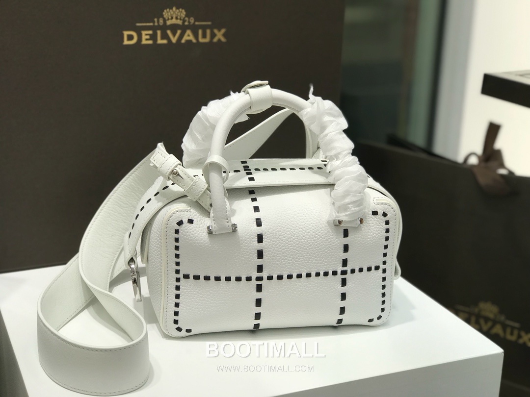 델보 쿨 박스 스몰 카프스킨 블랙 스트랩 D링 지퍼 토트 핸드백 Delvaux Cool Box Small Calfskin Black Strap D Ring Zip Tote Handbag 99130066 22cm 5