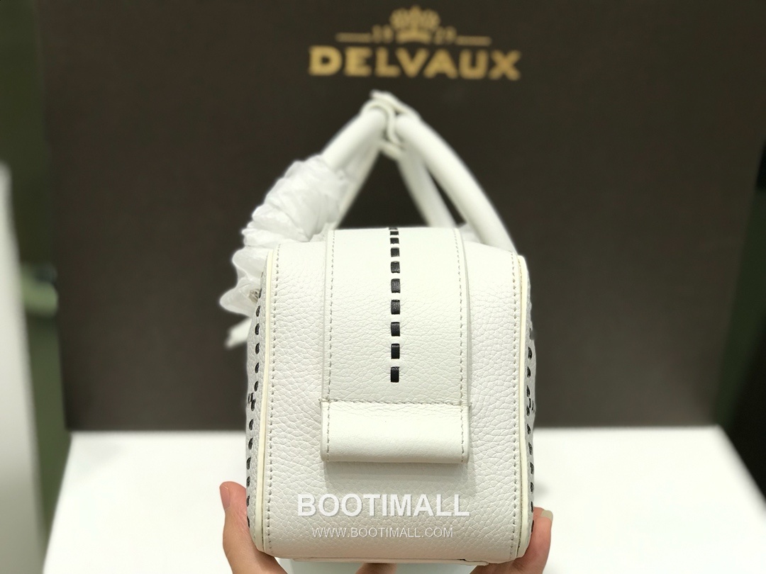 델보 쿨 박스 스몰 카프스킨 블랙 스트랩 D링 지퍼 토트 핸드백 Delvaux Cool Box Small Calfskin Black Strap D Ring Zip Tote Handbag 99130066 22cm 7