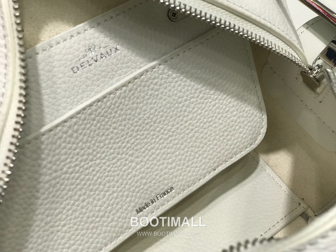 델보 쿨 박스 스몰 카프스킨 블랙 스트랩 D링 지퍼 토트 핸드백 Delvaux Cool Box Small Calfskin Black Strap D Ring Zip Tote Handbag 99130066 22cm 8