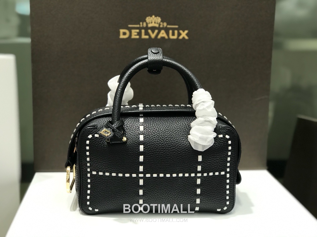 델보 쿨 박스 스몰 카프스킨 블랙 스트랩 D링 지퍼 토트 핸드백 Delvaux Cool Box Small Calfskin Black Strap D Ring Zip Tote Handbag 99130066 22cm 2