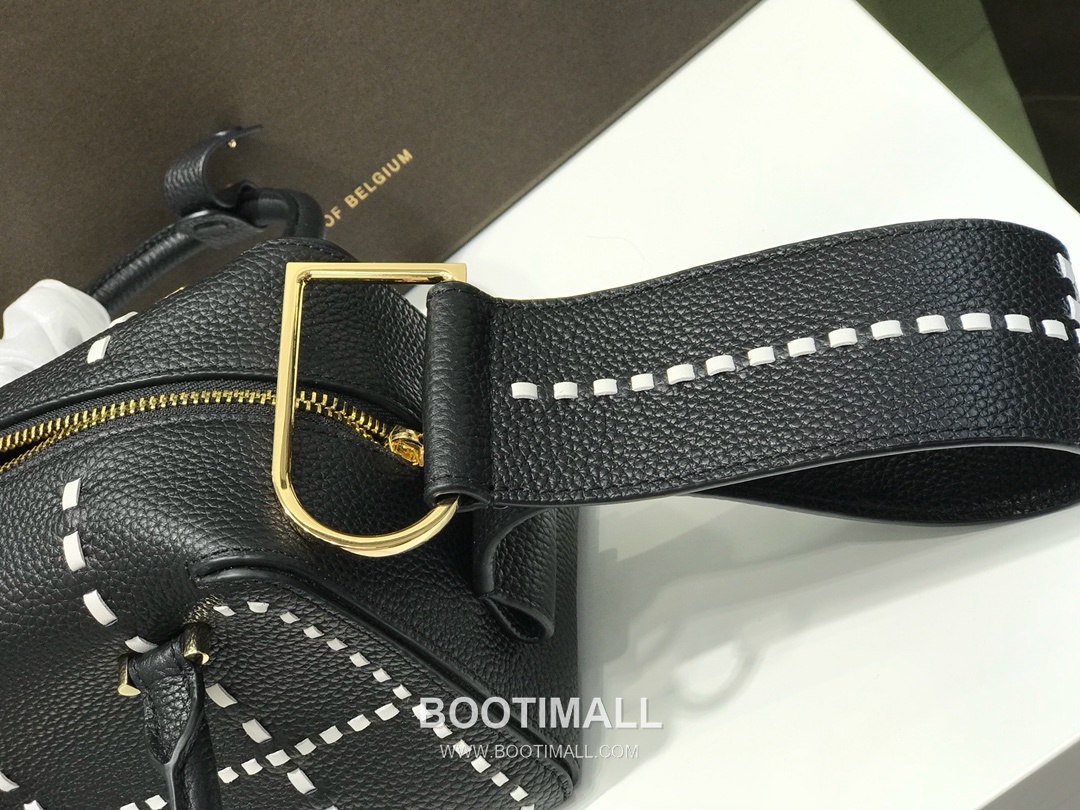 델보 쿨 박스 스몰 카프스킨 블랙 스트랩 D링 지퍼 토트 핸드백 Delvaux Cool Box Small Calfskin Black Strap D Ring Zip Tote Handbag 99130066 22cm 4