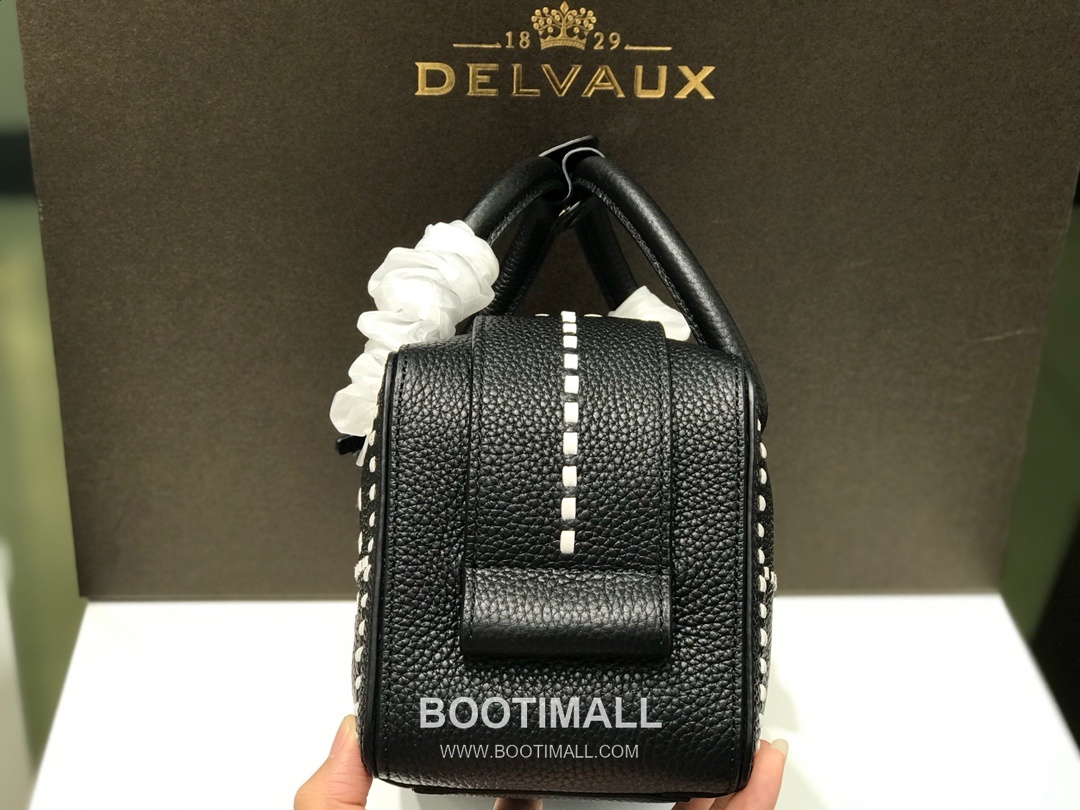 델보 쿨 박스 스몰 카프스킨 블랙 스트랩 D링 지퍼 토트 핸드백 Delvaux Cool Box Small Calfskin Black Strap D Ring Zip Tote Handbag 99130066 22cm 7