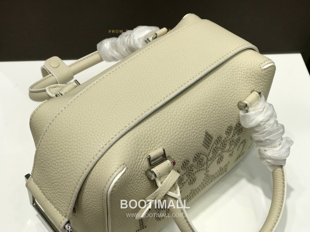 델보 쿨 박스 스몰 카프스킨 블랙 스트랩 D링 지퍼 토트 핸드백 Delvaux Cool Box Small Calfskin Black Strap D Ring Zip Tote Handbag 99130066 22cm 3