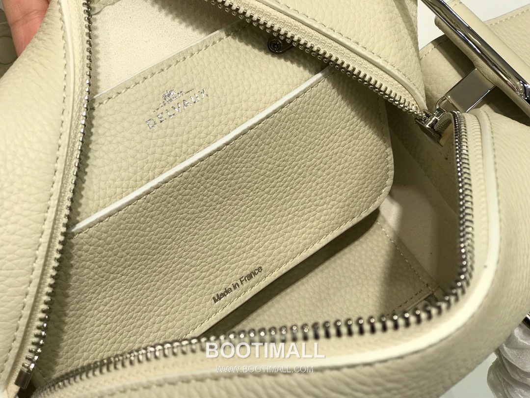 델보 쿨 박스 스몰 카프스킨 블랙 스트랩 D링 지퍼 토트 핸드백 Delvaux Cool Box Small Calfskin Black Strap D Ring Zip Tote Handbag 99130066 22cm 8