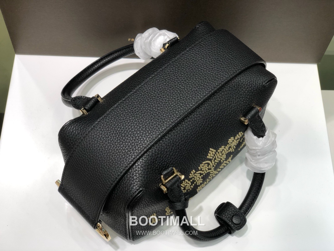 델보 쿨 박스 스몰 카프스킨 블랙 스트랩 D링 지퍼 토트 핸드백 Delvaux Cool Box Small Calfskin Black Strap D Ring Zip Tote Handbag 99130066 22cm 4