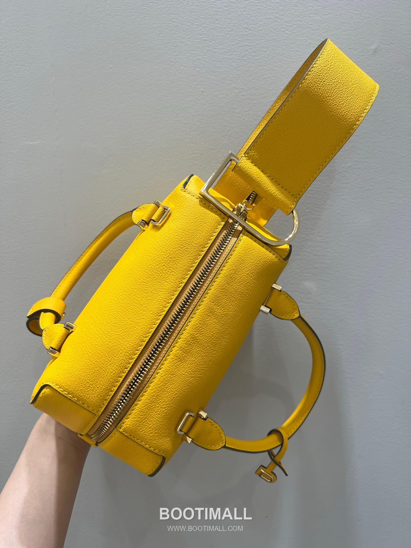 델보 쿨 박스 미니 카프스킨 옐로우 스트랩 D링 지퍼 토트 핸드백 Delvaux Cool Box Mini Calfskin Yellow Strap D Ring Zip Tote Handbag 99120066 22cm 6