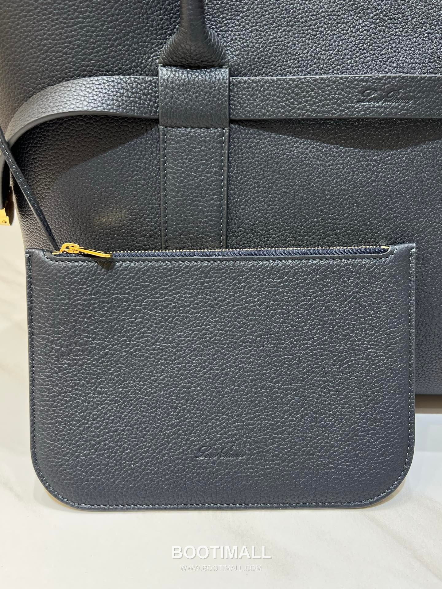 로로피아나 기에라 쇼퍼 라지 그레인 레더 그레이 벨트링 토트 핸드백 Loro Piana Ghiera Shopper Large Grain Leather Gray Belt Ring Tote Handbag 40cm 9