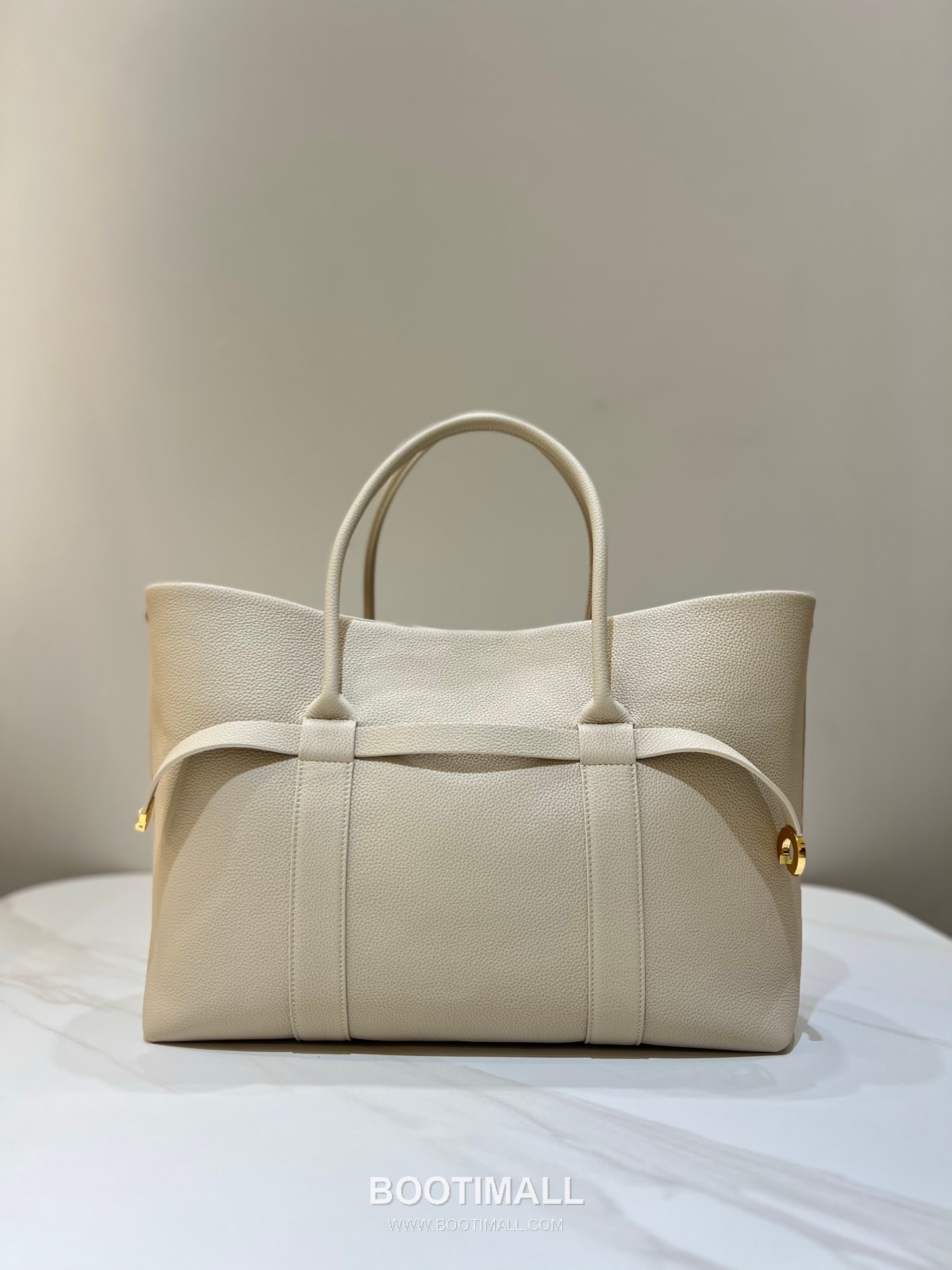 로로피아나 기에라 쇼퍼 라지 그레인 레더 그레이 벨트링 토트 핸드백 Loro Piana Ghiera Shopper Large Grain Leather Gray Belt Ring Tote Handbag 40cm 2