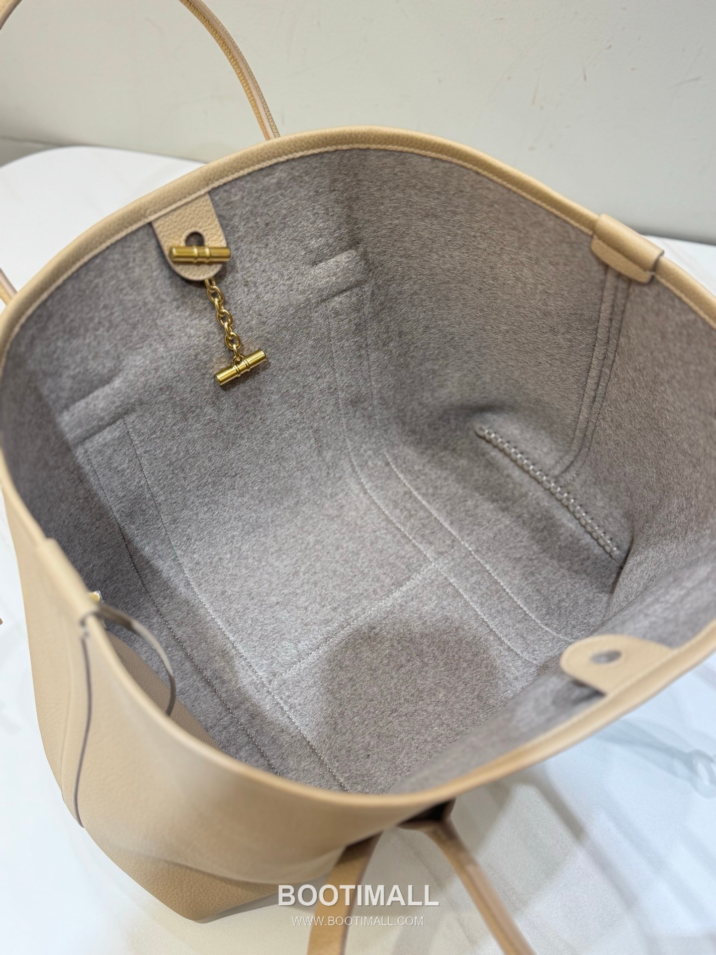 로로피아나 기에라 쇼퍼 라지 그레인 레더 그레이 벨트링 토트 핸드백 Loro Piana Ghiera Shopper Large Grain Leather Gray Belt Ring Tote Handbag 40cm 8