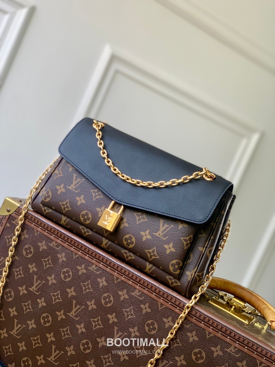 루이비통 생제르맹 PM 모노그램 캔버스 레더 체인 블랙 숄더백 Louis Vuitton Saint-Germain PM Monogram Canvas Leather Chain Black Shoulder Bag M26285 30.5cm 1