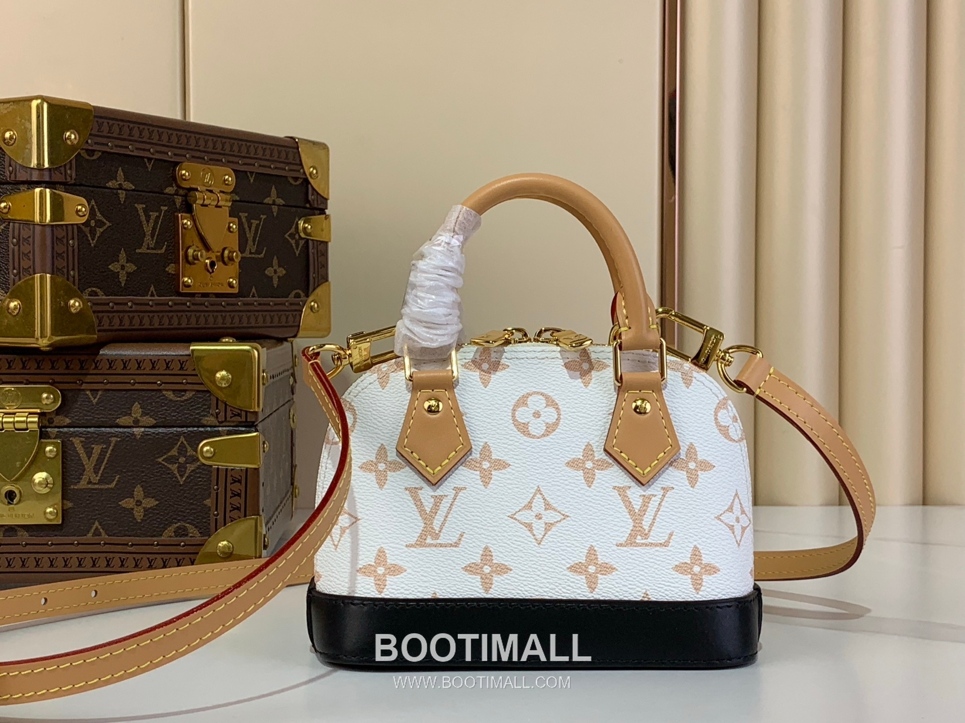 루이비통 알마 나노 모노그램 캔버스 레더 더블지퍼 화이트 토트백 Louis Vuitton Alma Nano Monogram Canvas Leather Double Zip White Tote Bag M46895 18cm 9