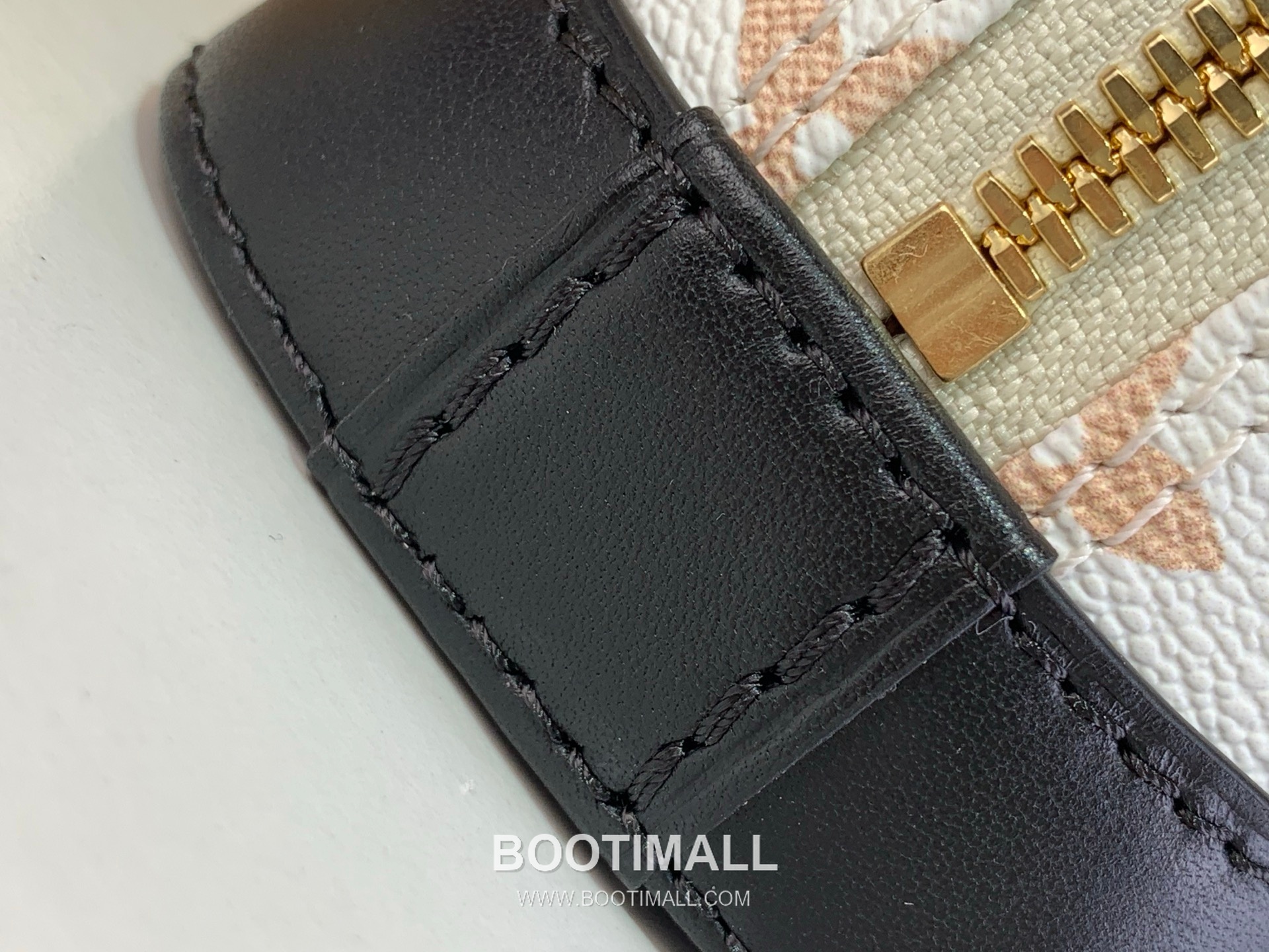 루이비통 알마 나노 모노그램 캔버스 레더 더블지퍼 화이트 토트백 Louis Vuitton Alma Nano Monogram Canvas Leather Double Zip White Tote Bag M46895 18cm 13