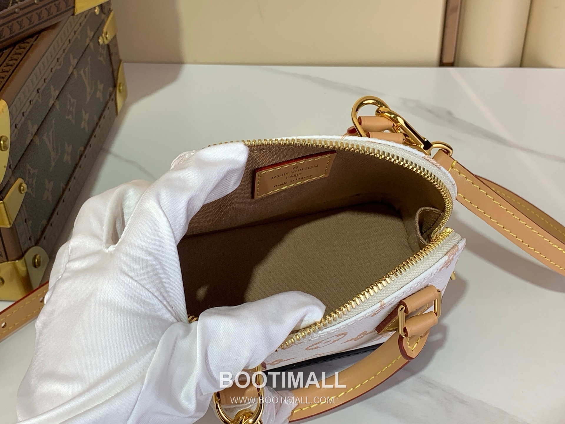 루이비통 알마 나노 모노그램 캔버스 레더 더블지퍼 화이트 토트백 Louis Vuitton Alma Nano Monogram Canvas Leather Double Zip White Tote Bag M46895 18cm 17