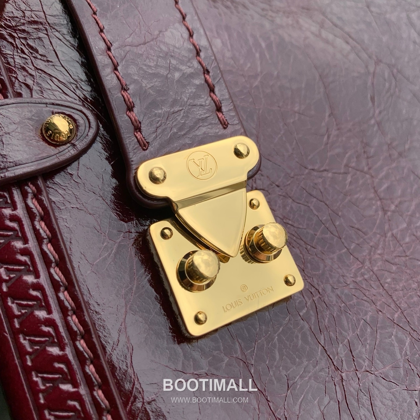루이비통 사이드 트렁크 미디엄 모노그램 레더 S락 메탈코너 버건디 숄더백 Louis Vuitton Side Trunk Medium Monogram Leather S-Lock Metal Corner Burgundy Shoulder Bag M26305 23.5cm 5