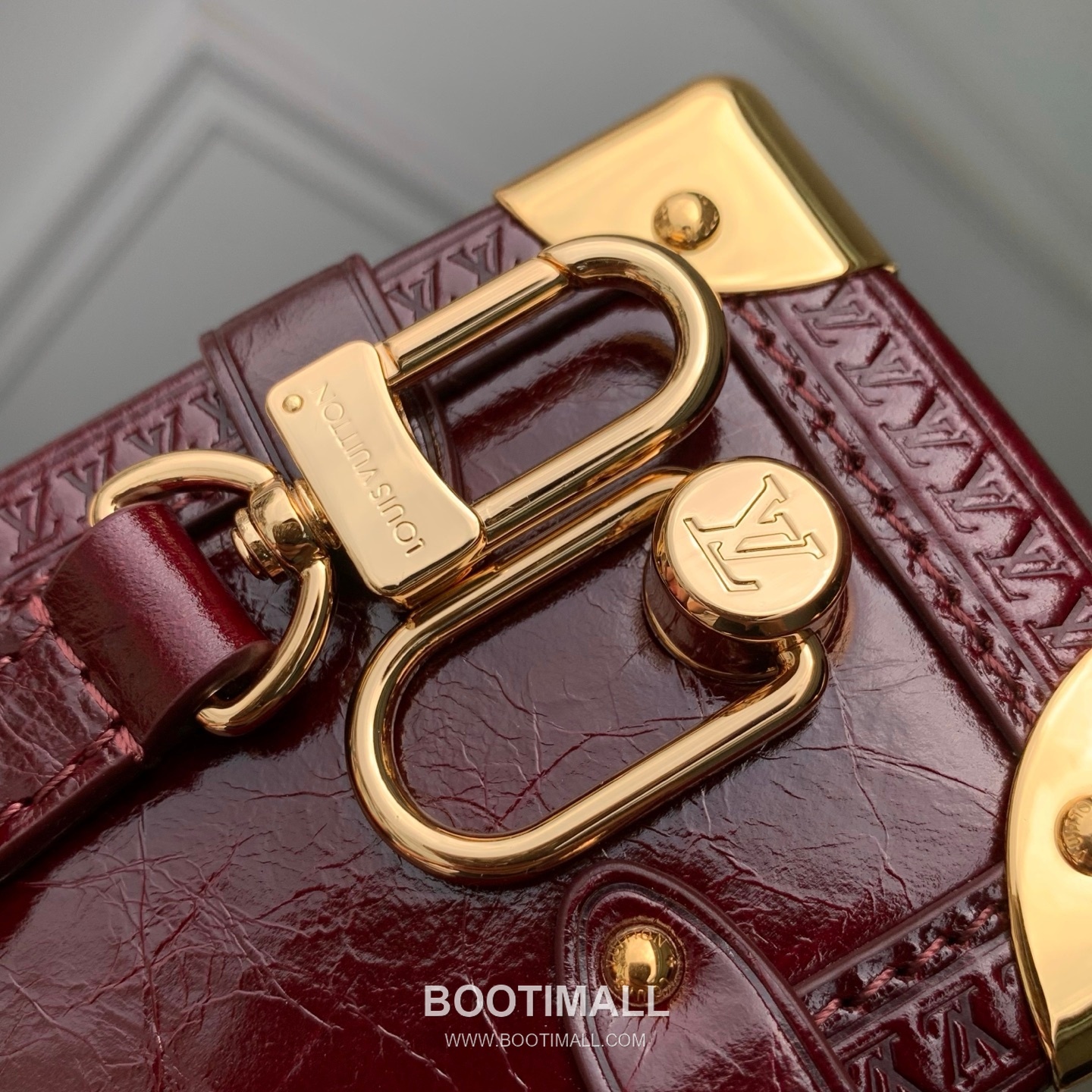 루이비통 사이드 트렁크 미디엄 모노그램 레더 S락 메탈코너 버건디 숄더백 Louis Vuitton Side Trunk Medium Monogram Leather S-Lock Metal Corner Burgundy Shoulder Bag M26305 23.5cm 6