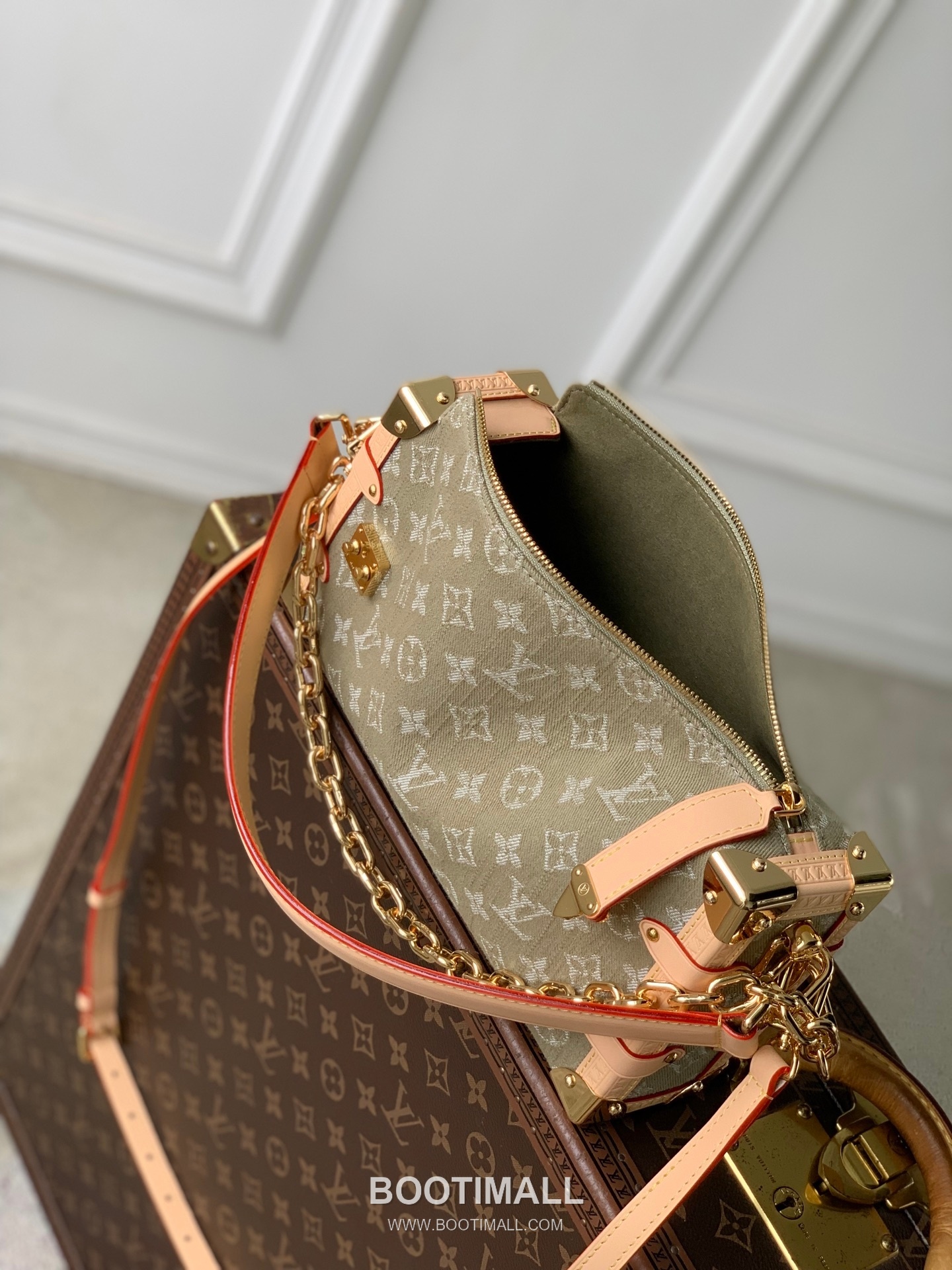루이비통 사이드 트렁크 이스트웨스트 모노그램 레더 S락 체인 그린 숄더백 Louis Vuitton Side Trunk East-West Monogram Leather S-Lock Chain Green Shoulder Bag M27451 28cm 11