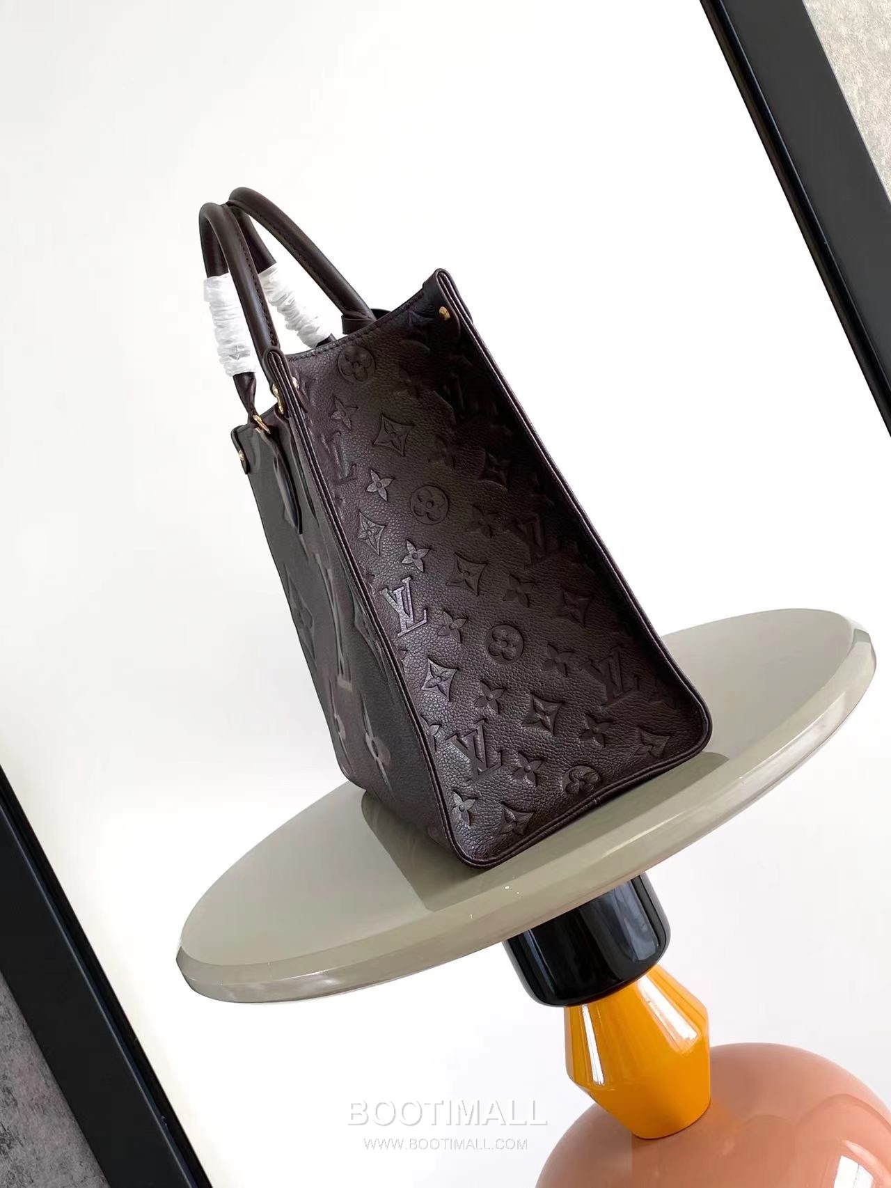 루이비통 로우키 카바스 미디엄 그레인 카우하이드 레더 락장식 브라운 토트백 Louis Vuitton Low Key Cabas Medium Grain Cowhide Leather Lock Detail Brown Tote Bag M25342 47cm 2