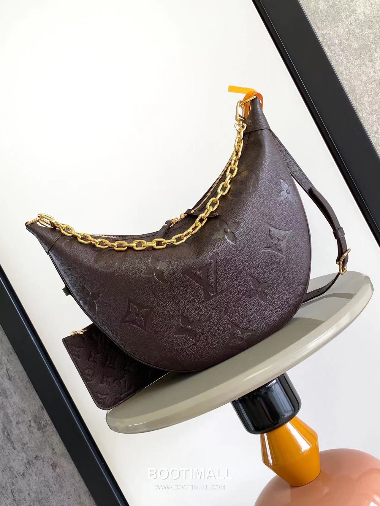 루이비통 루프 호보 모노그램 앙프렝트 카우하이드 레더 하프문 블랙 숄더백 Louis Vuitton Loop Hobo Monogram Empreinte Cowhide Leather Half Moon Black Shoulder Bag M46725 38cm 1