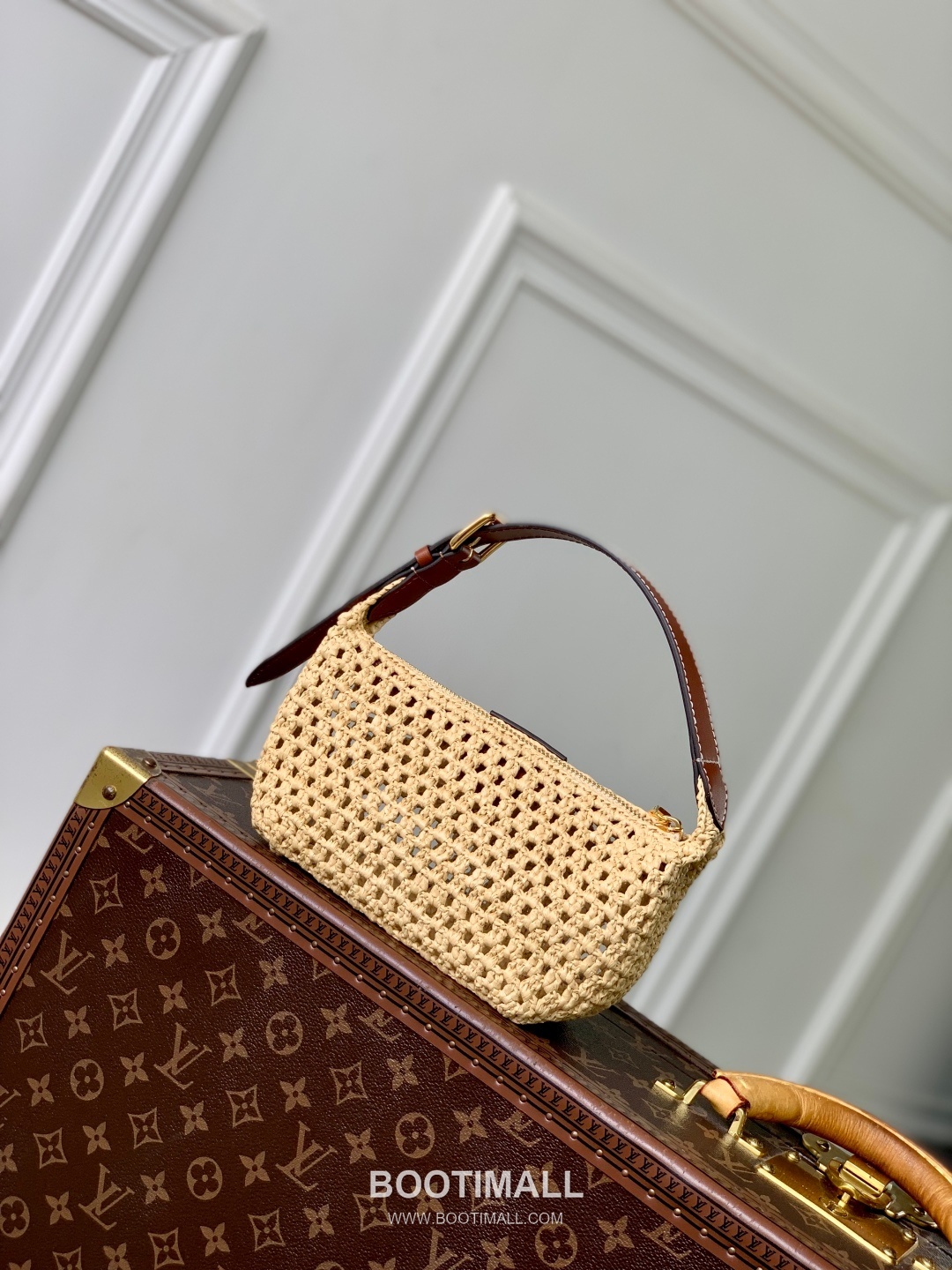 루이비통 힐스 포쉐트 라피아 레더 트리밍 체인 핸들 내추럴 클러치 Louis Vuitton Hills Pochette Raffia Leather Trim Chain Handle Natural Clutch M14304 18.5cm 3