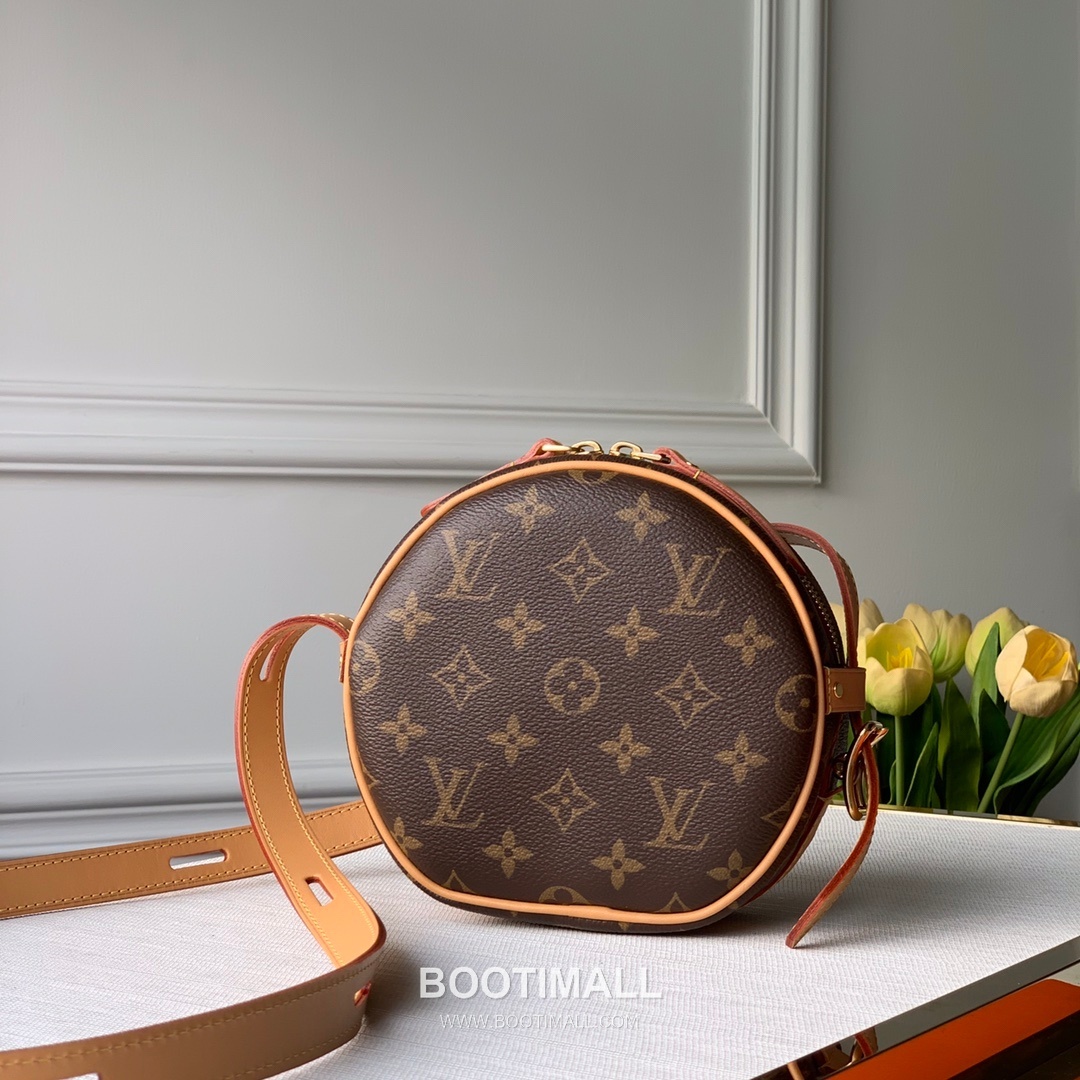 루이비통 부아뜨 샤포 수플 모노그램 캔버스 레더 스트랩 브라운 숄더백 Louis Vuitton Boite Chapeau Souple Monogram Canvas Leather Strap Brown Shoulder Bag M45647 22.5cm 1