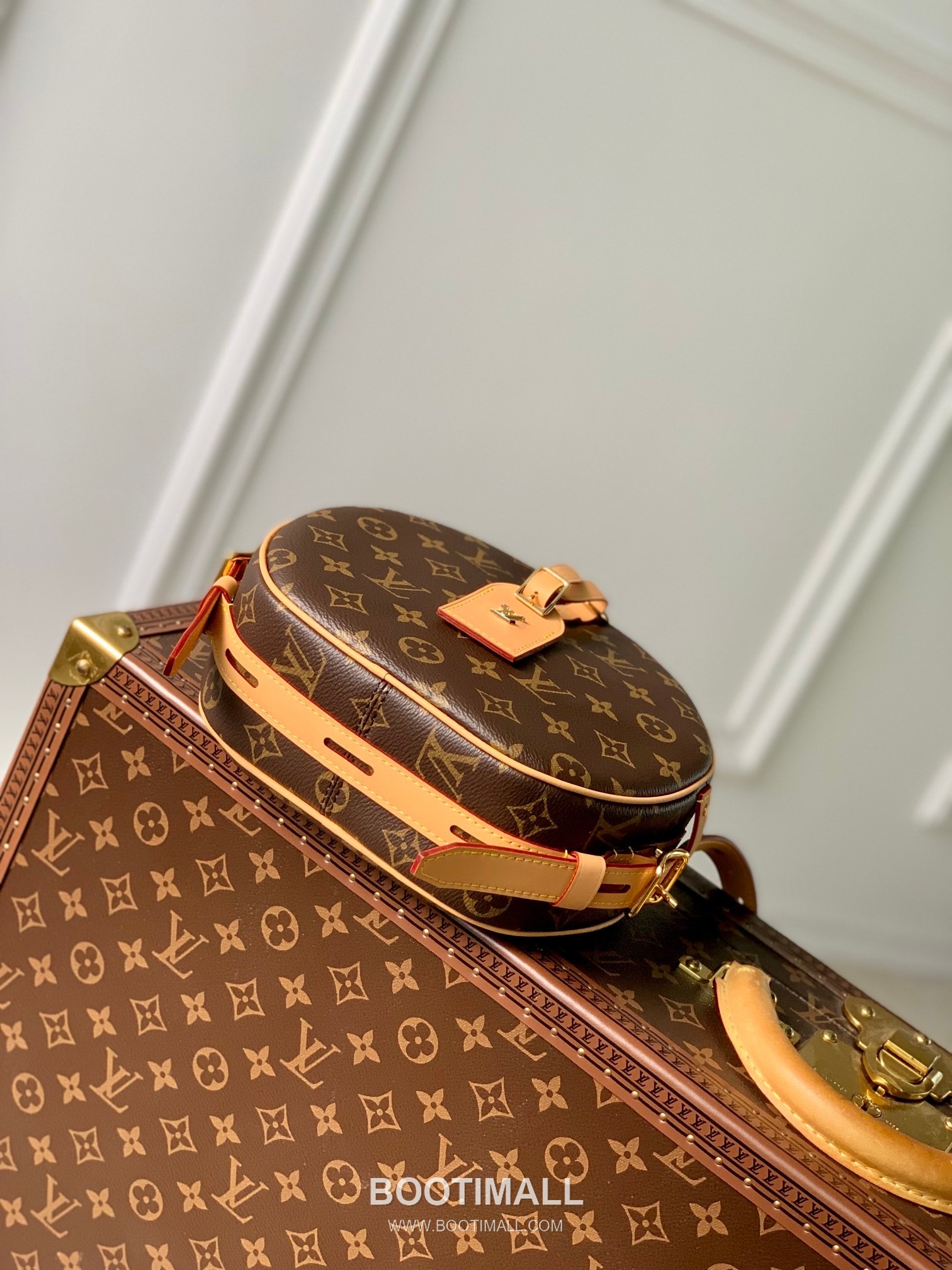 루이비통 부아뜨 샤포 수플 모노그램 캔버스 레더 스트랩 브라운 숄더백 Louis Vuitton Boite Chapeau Souple Monogram Canvas Leather Strap Brown Shoulder Bag M45647 22.5cm 12