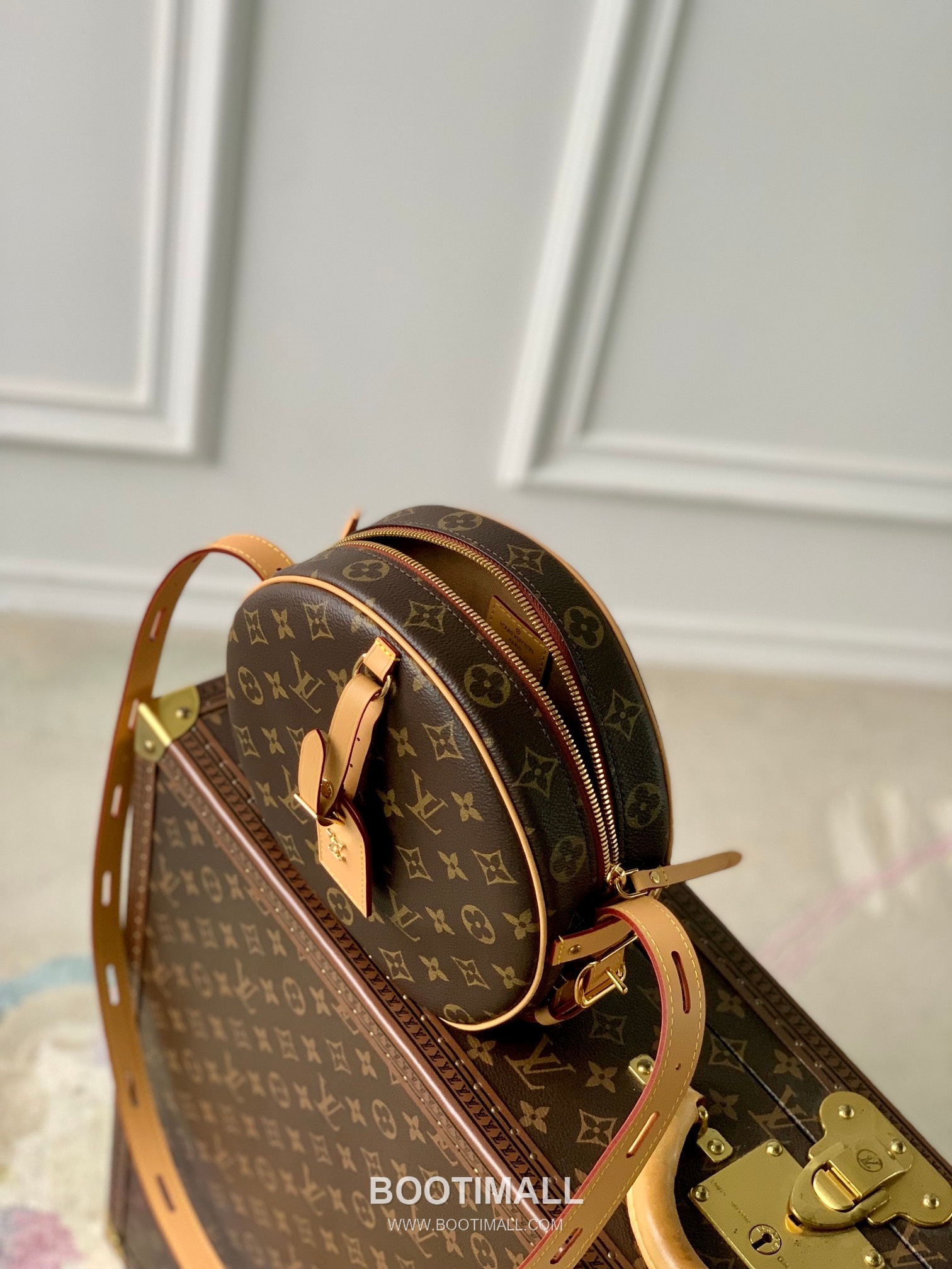 루이비통 부아뜨 샤포 수플 모노그램 캔버스 레더 스트랩 브라운 숄더백 Louis Vuitton Boite Chapeau Souple Monogram Canvas Leather Strap Brown Shoulder Bag M45647 22.5cm 16