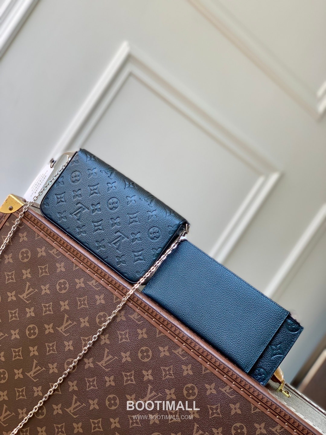 루이비통 펠리시 포쉐트 모노그램 앙프렝트 레더 체인 펄블루 클러치 Louis Vuitton Felicie Pochette Monogram Empreinte Leather Chain Pearl Blue Clutch M27048 21cm 3