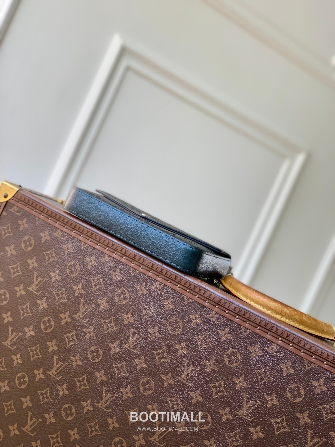 루이비통 펠리시 포쉐트 모노그램 앙프렝트 레더 체인 펄블루 클러치 Louis Vuitton Felicie Pochette Monogram Empreinte Leather Chain Pearl Blue Clutch M27048 21cm 4