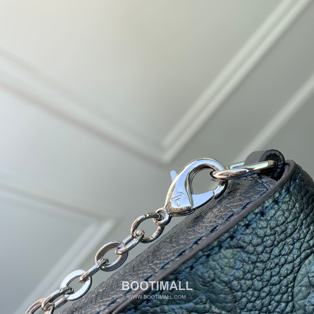 루이비통 펠리시 포쉐트 모노그램 앙프렝트 레더 체인 펄블루 클러치 Louis Vuitton Felicie Pochette Monogram Empreinte Leather Chain Pearl Blue Clutch M27048 21cm 6