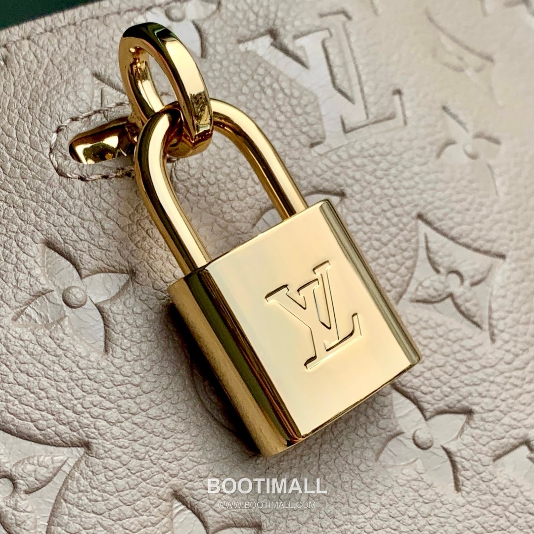 루이비통 애니타임 미디엄 모노그램 앙프렝트 레더 체인스트랩 블랙 숄더백 Louis Vuitton Anytime Medium Monogram Empreinte Leather Chain Strap Black Shoulder Bag M14658 42cm 5