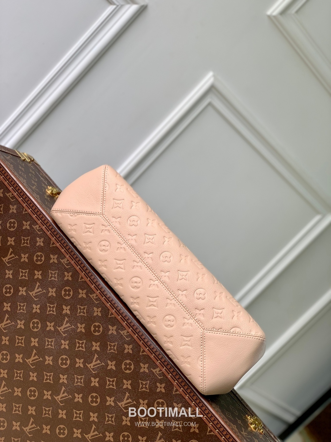 루이비통 애니타임 미디엄 모노그램 앙프렝트 레더 체인스트랩 블랙 숄더백 Louis Vuitton Anytime Medium Monogram Empreinte Leather Chain Strap Black Shoulder Bag M14324 42cm 4