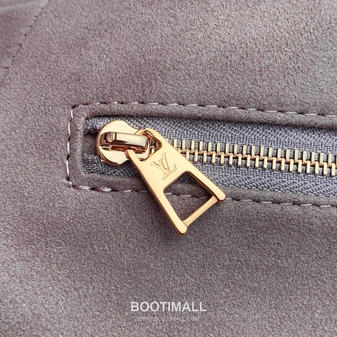 루이비통 애니타임 미디엄 모노그램 앙프렝트 레더 체인스트랩 블랙 숄더백 Louis Vuitton Anytime Medium Monogram Empreinte Leather Chain Strap Black Shoulder Bag M14324 42cm 7